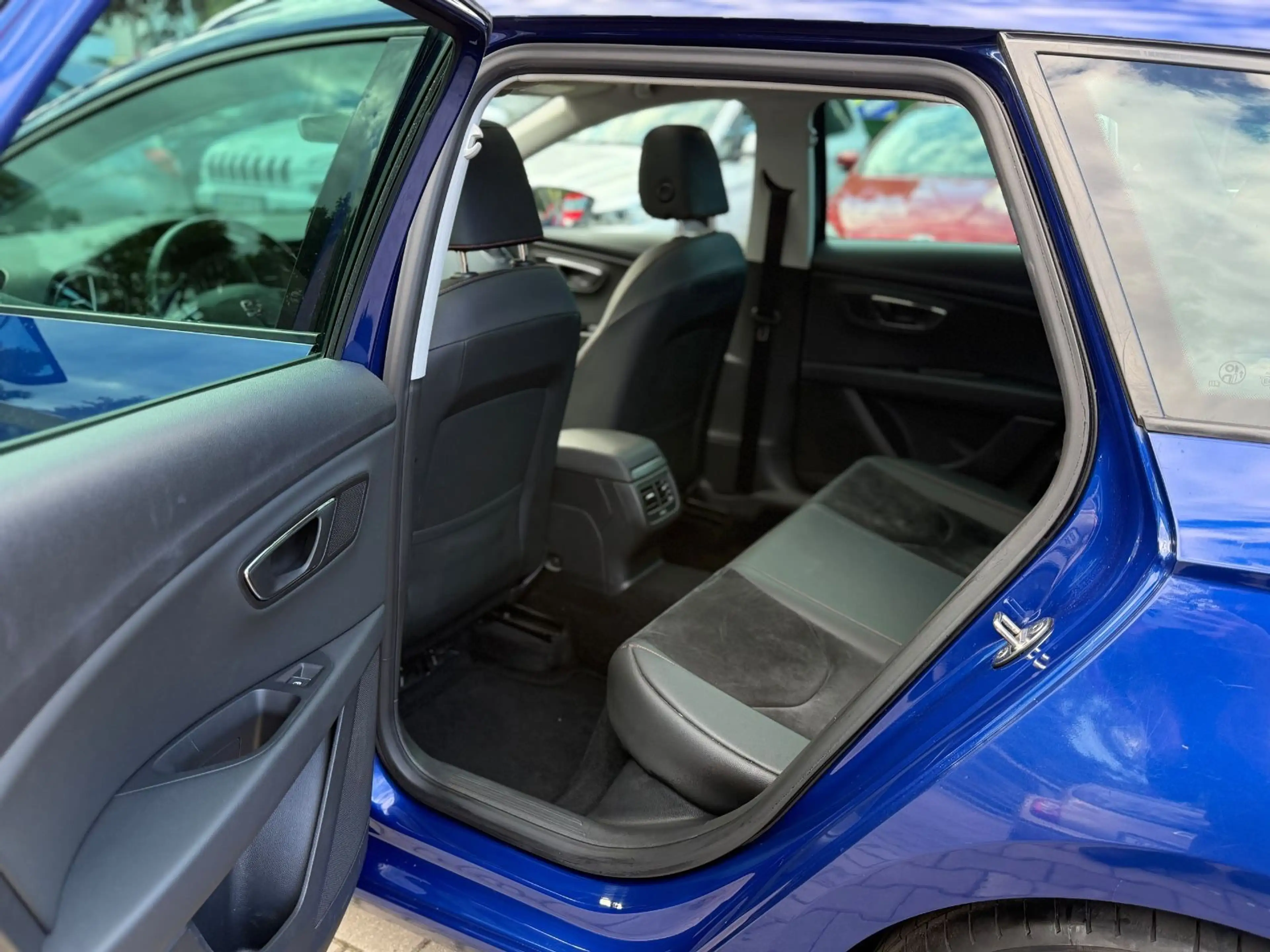 SEAT Leon ST FR ST 2.0 TDI 135kW 1.HAND ZAHNRIEM NEU* — photo 15