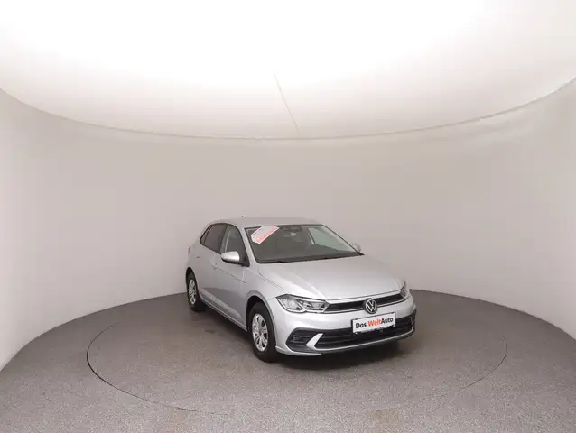 Volkswagen Polo view 2