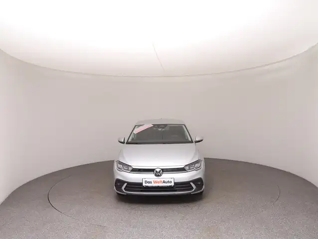 Volkswagen Polo view 3