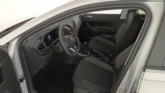 Volkswagen Polo view 9