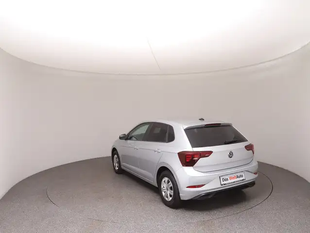 Volkswagen Polo view 5