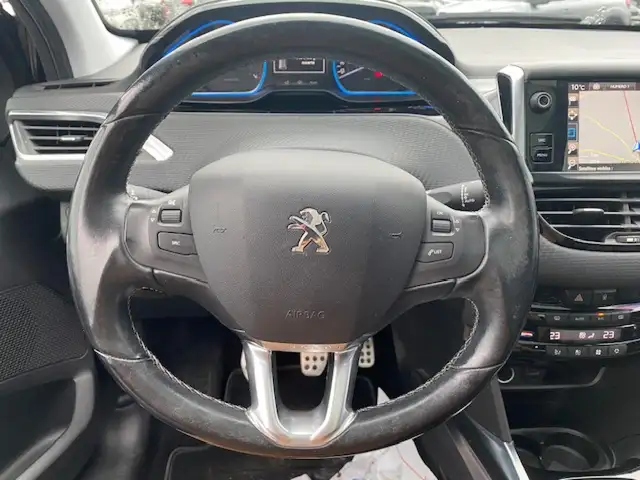 Peugeot 2008 view 8