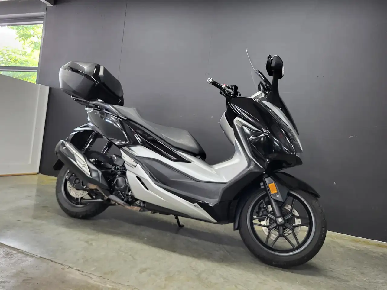 Honda Forza 300