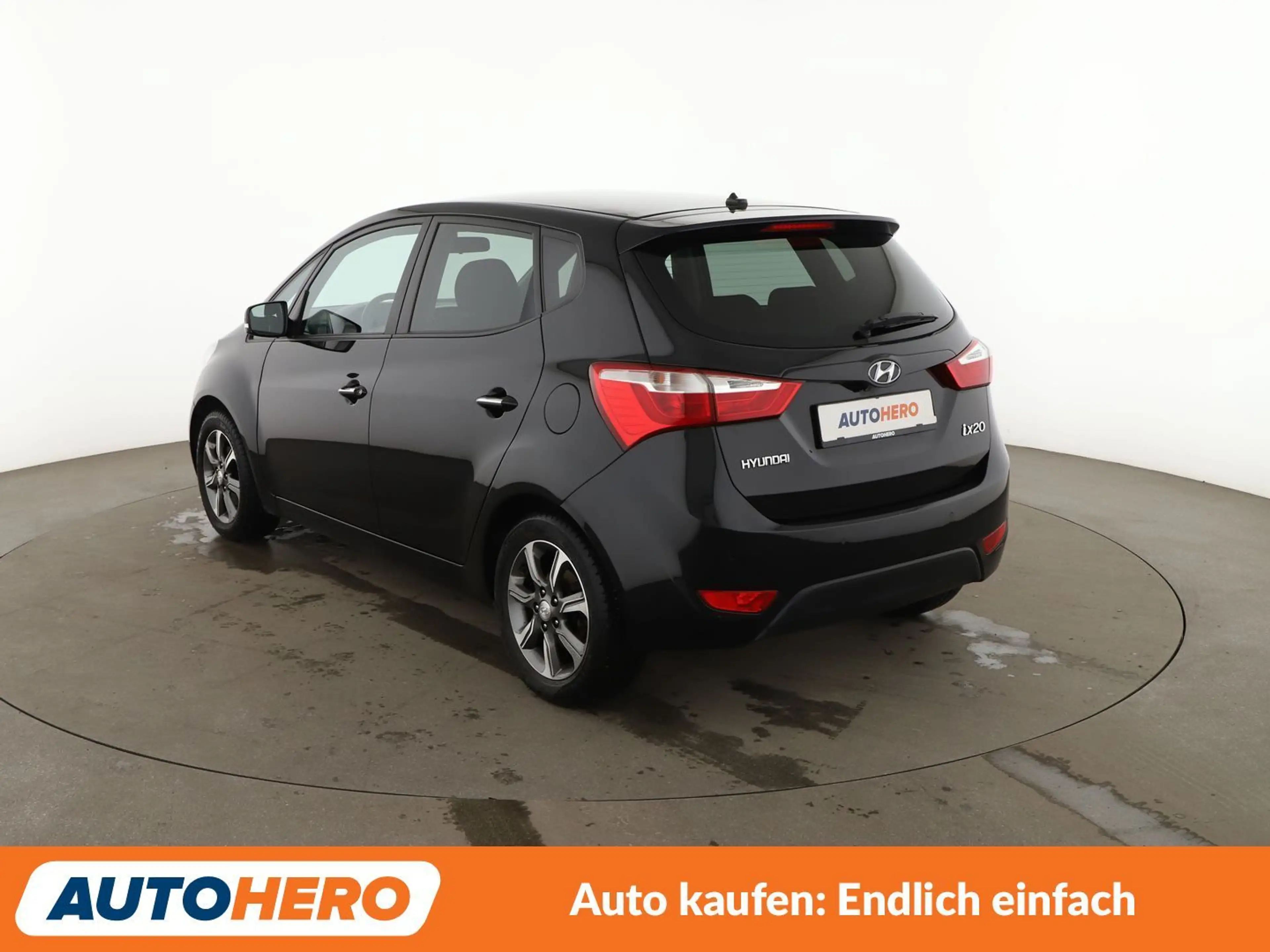 Hyundai iX20 1.6 Space Plus Aut.*NAV*CAM*PDC*SHZ*BLUETOOTH* — photo 4