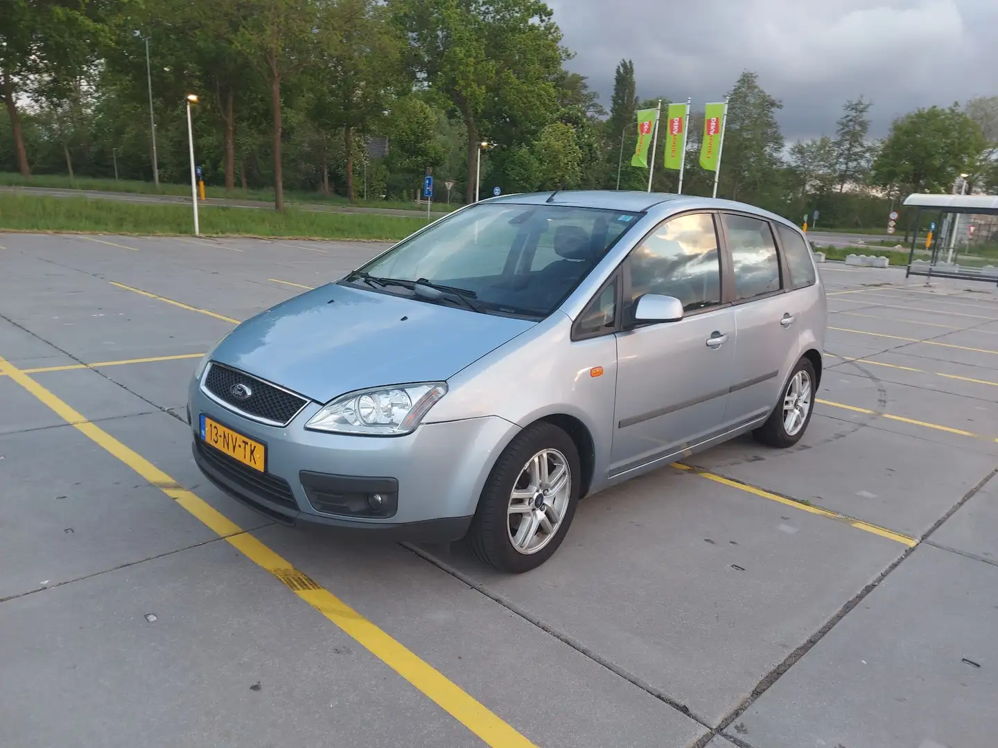 Ford Focus C-Max 1.8 Trend Grijs - 1
