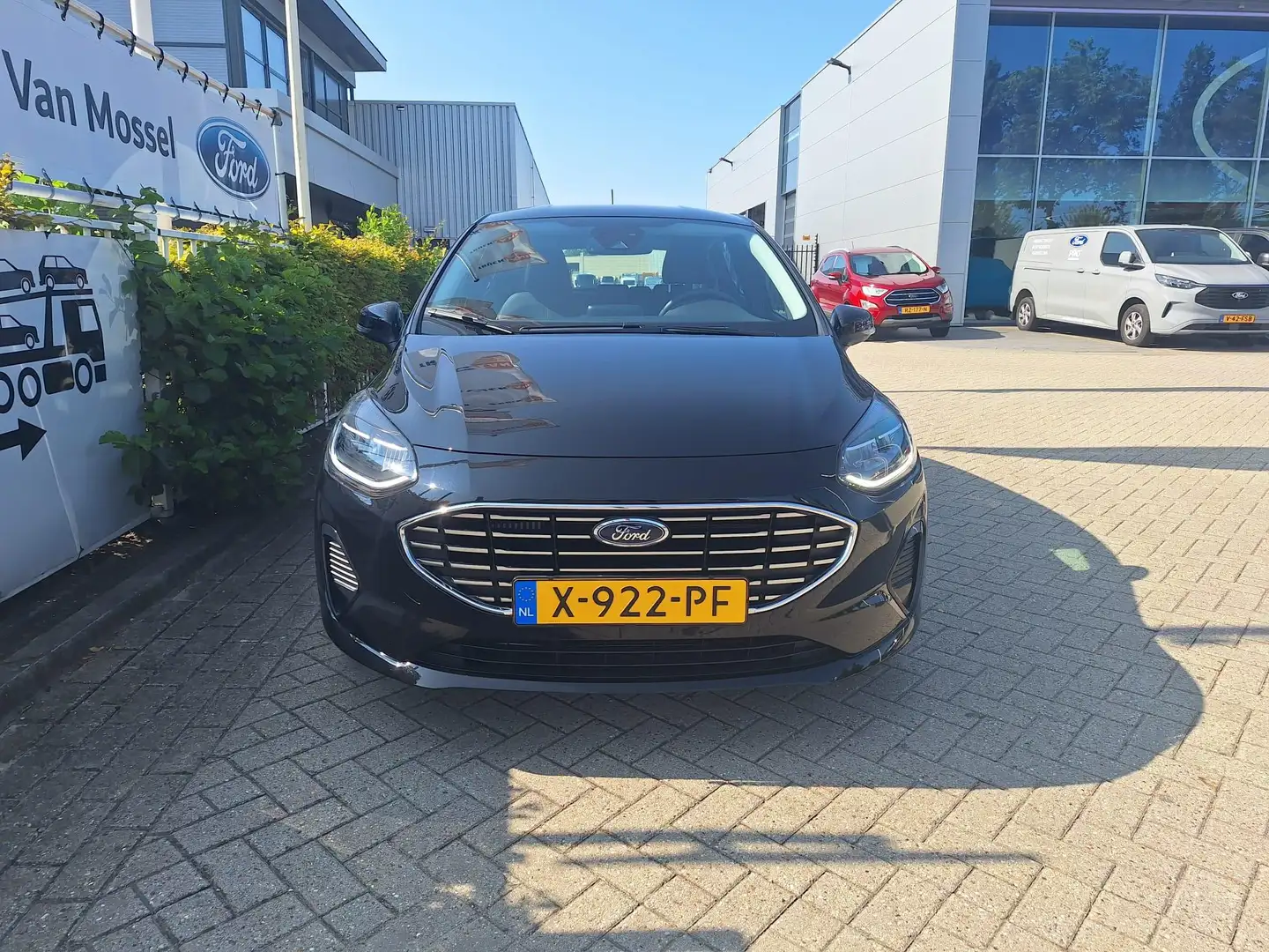 Ford Fiesta 1.0 EcoBoost Hybrid Titanium | Verwarmbare Voorsto Zwart - 2