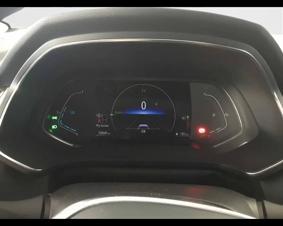 Renault Captur 1.6 E-Tech 145cv auto Intens 9