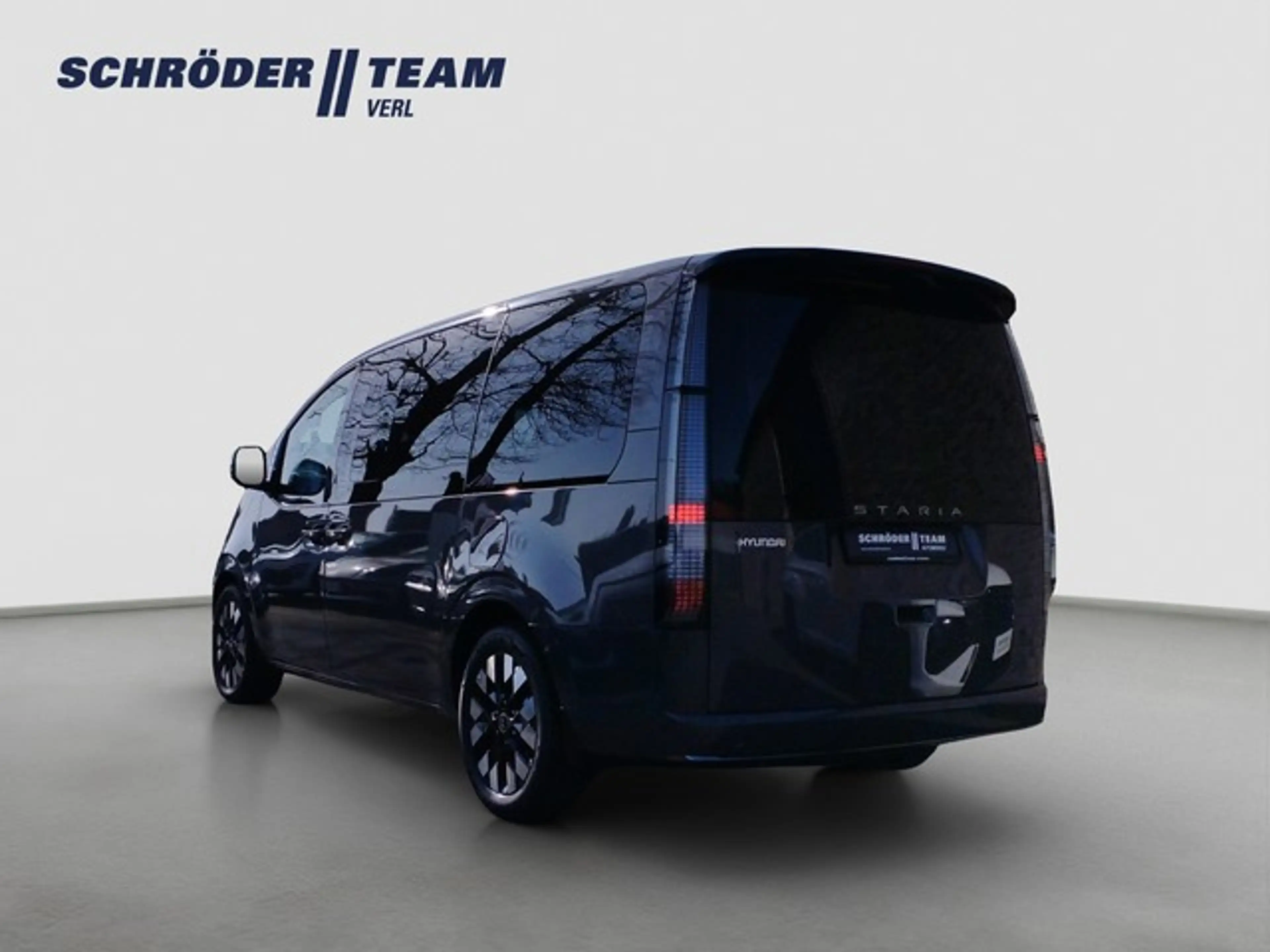 Hyundai STARIA Hybrid 1.6 T-GDI 2WD Signature Panoramadach — photo 3