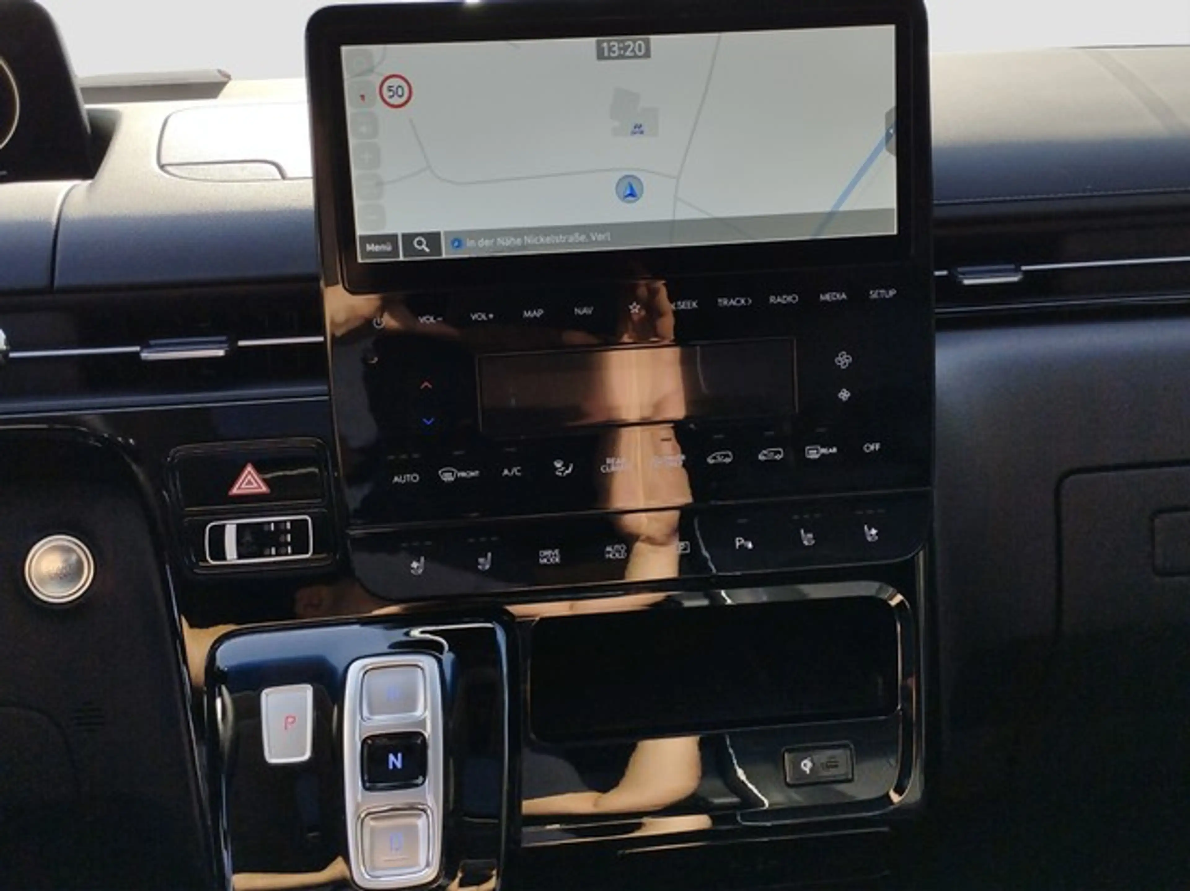 Hyundai STARIA Hybrid 1.6 T-GDI 2WD Signature Panoramadach — photo 11