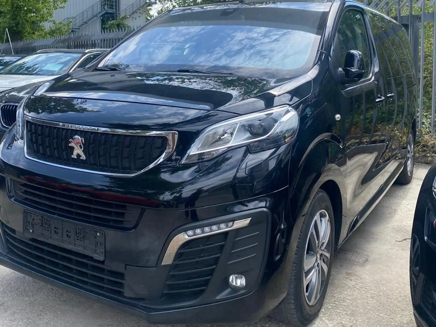 Peugeot Traveller Business VIP L2 Zwart - 2