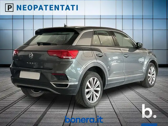Volkswagen T-Roc view 5