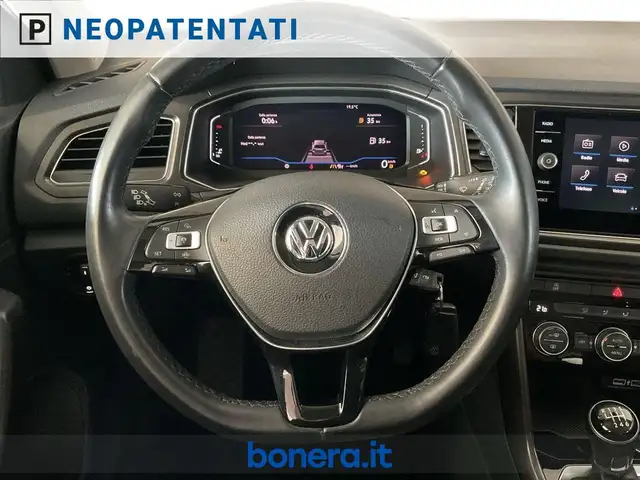 Volkswagen T-Roc view 15