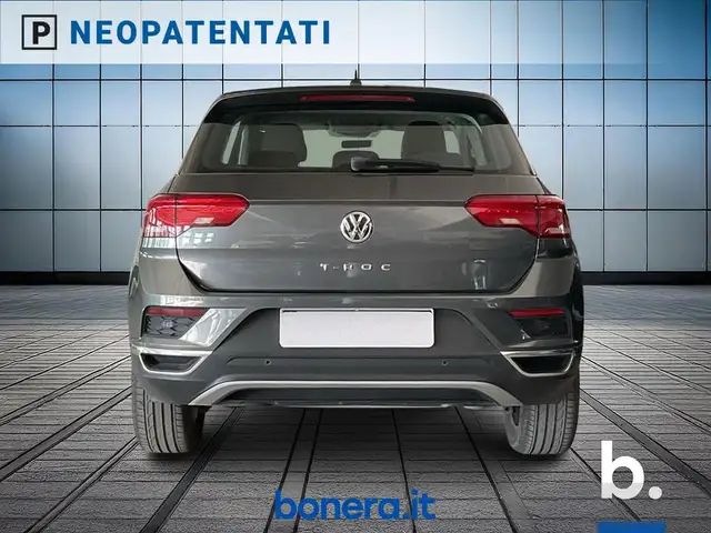 Volkswagen T-Roc view 6