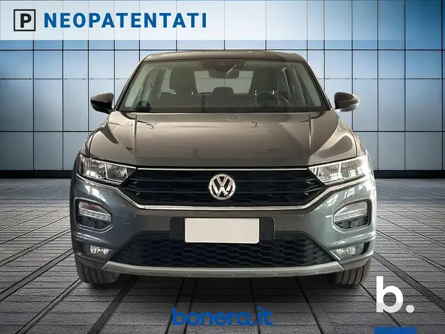 Volkswagen T-Roc view 2
