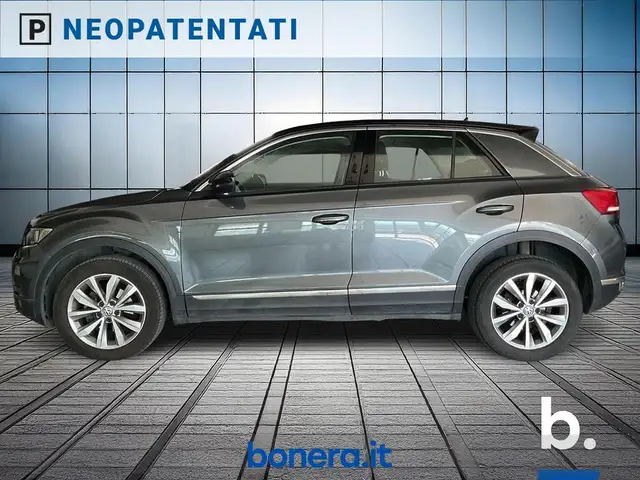 Volkswagen T-Roc view 8
