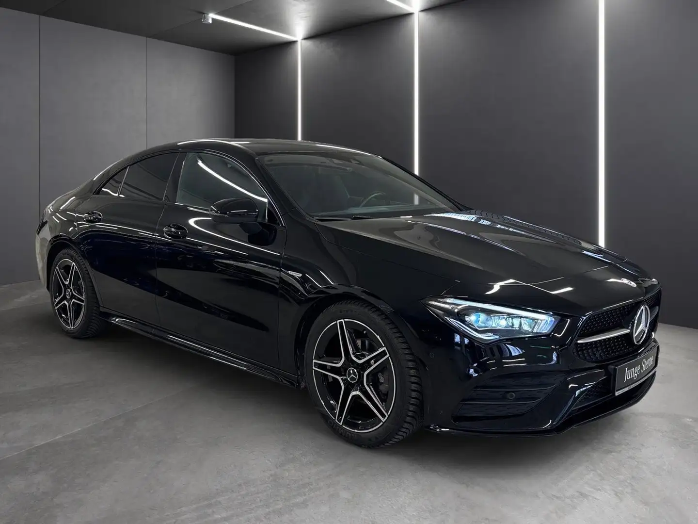 Mercedes-Benz CLA 180 AMG*Edition 2020*MBUX*MULTIBEAM*Kamera Schwarz - 2