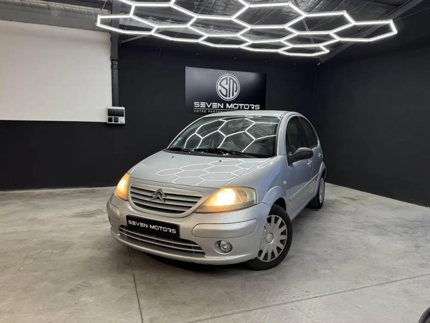 Citroen C3 1.4i - 75 CH - Exclusive - Distribution Ok Gris - 1