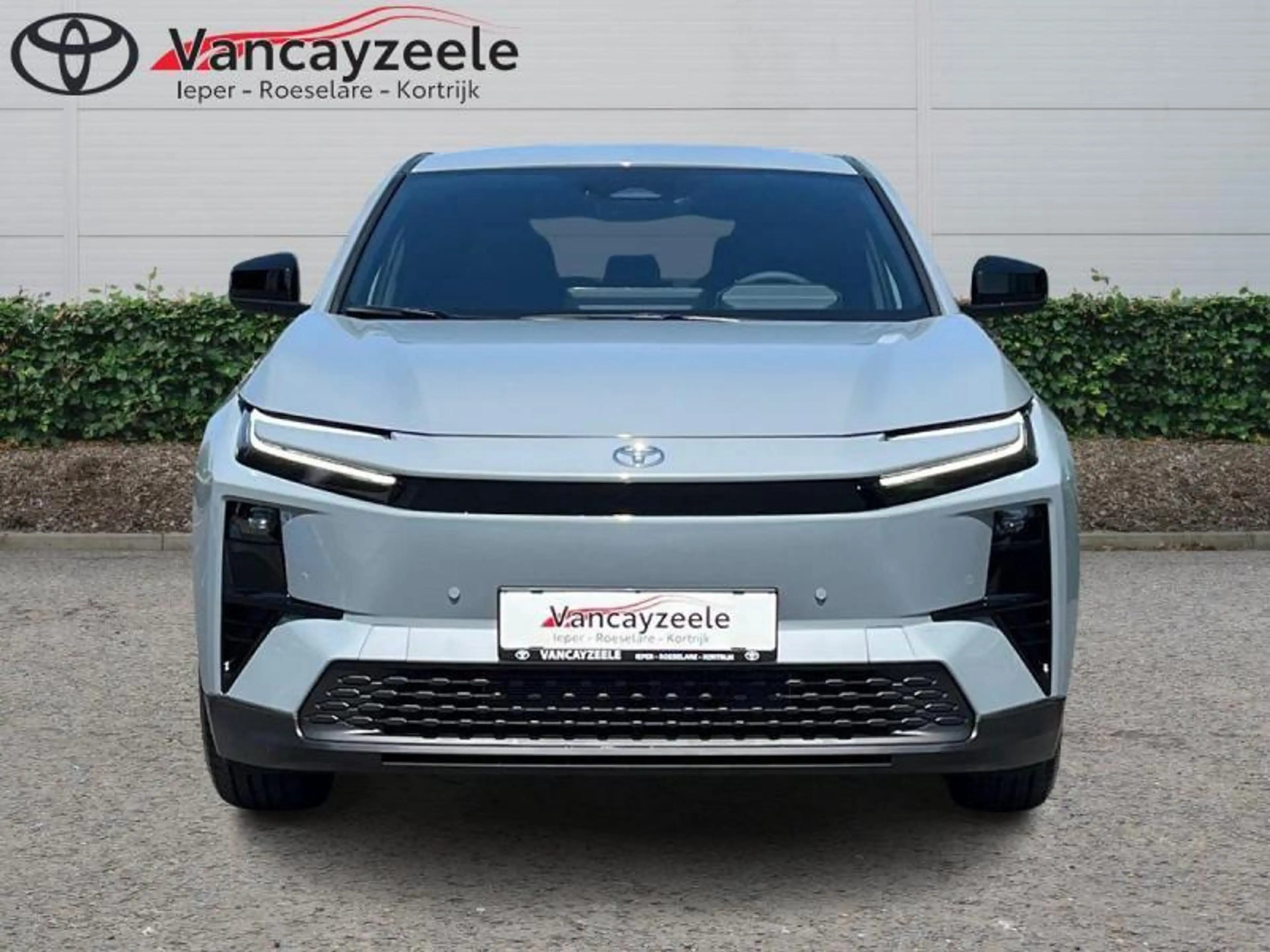 Toyota C-HR Plus Business+cam+gps+sens V+A — photo 2
