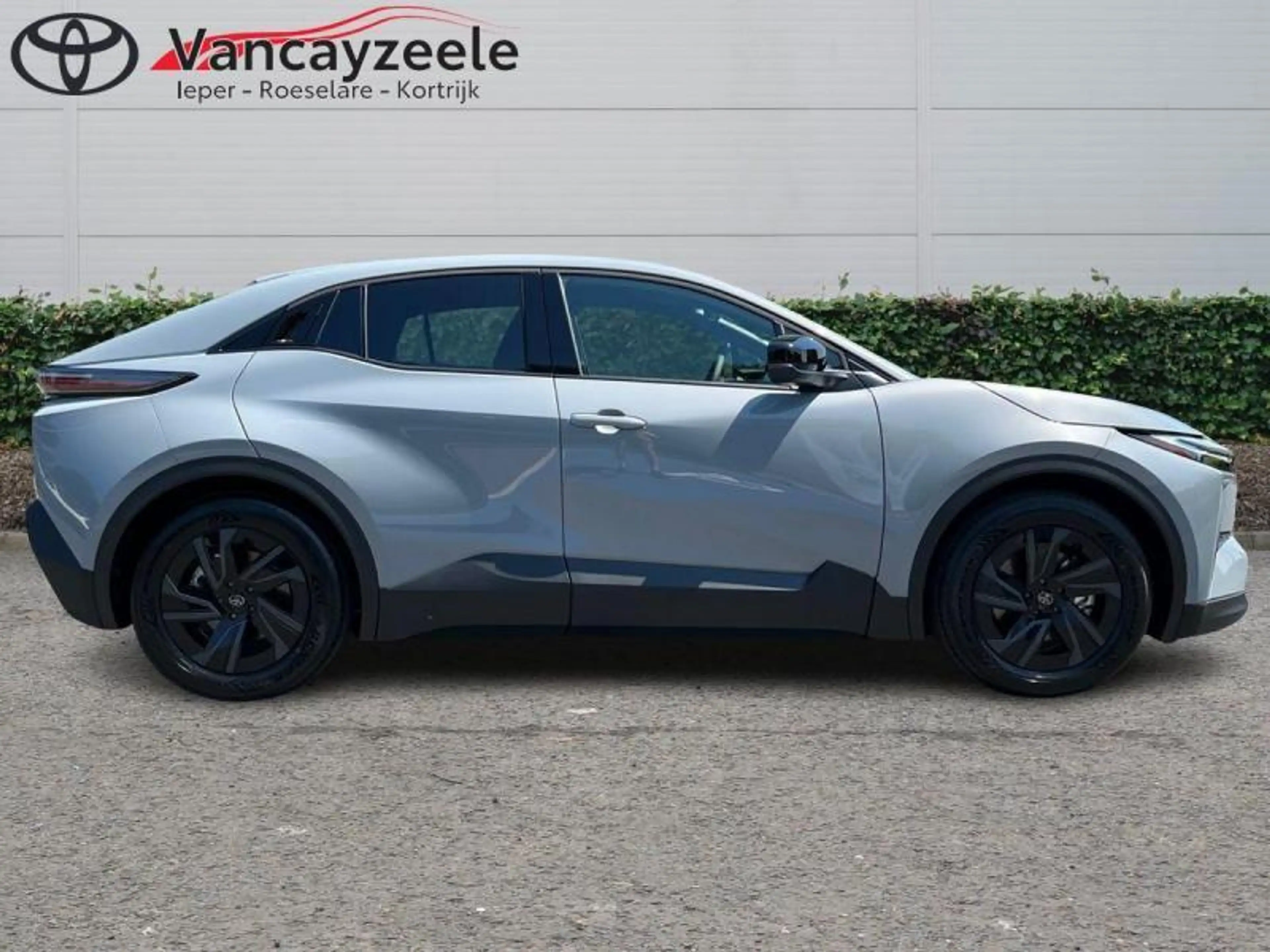 Toyota C-HR Plus Business+cam+gps+sens V+A — photo 3