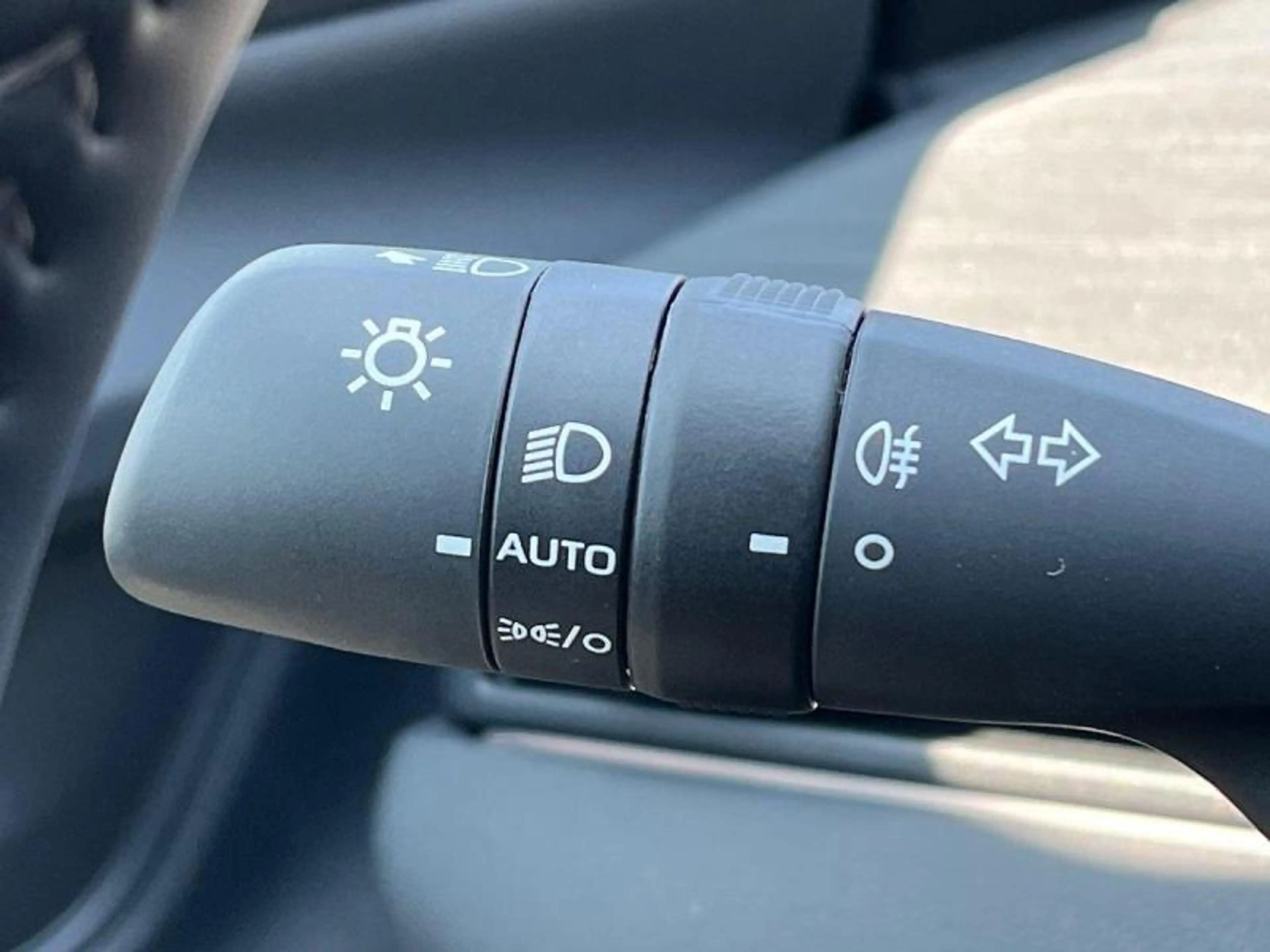 Toyota C-HR Plus Business+cam+gps+sens V+A — photo 15