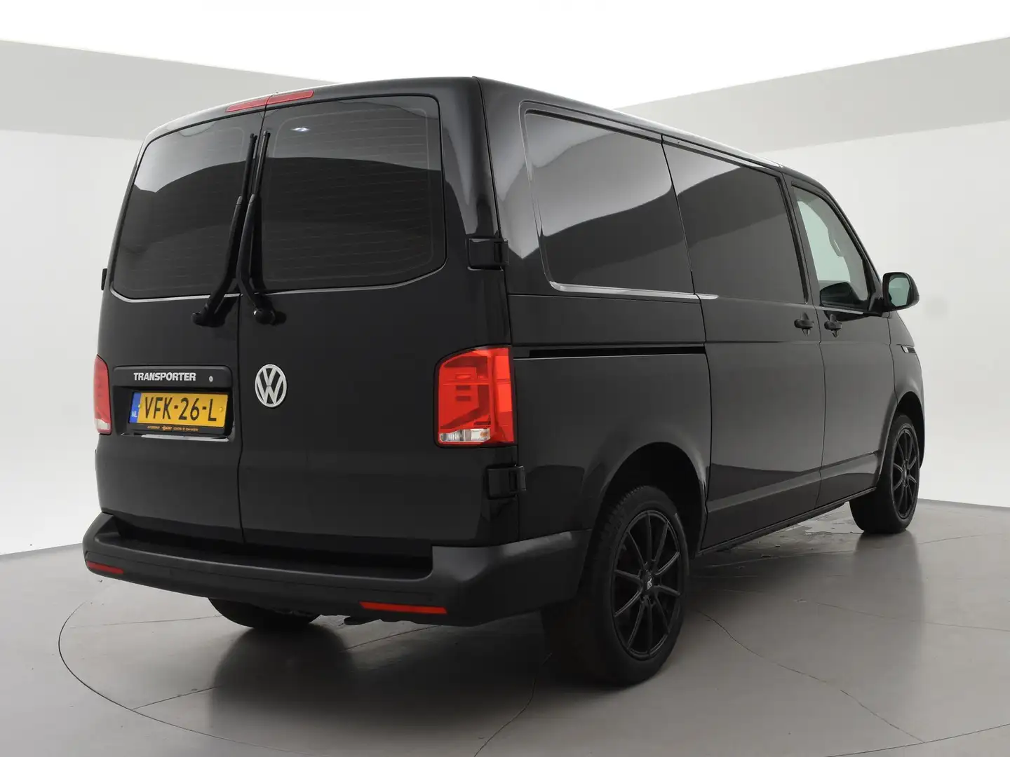 Volkswagen T6.1 Transporter 2.0 TDI L1H1 *30.679 KM* + 18 INCH LMV | APPLE CAR Negro - 2