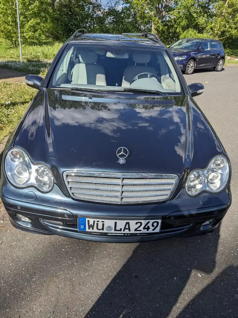 Mercedes-Benz 220 - 1