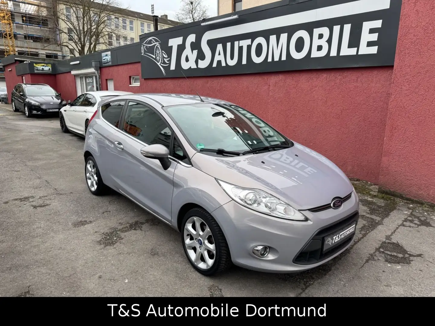 Ford Fiesta Titanium-Bluetooth-SHZ-PDC-Klimaautomatik Argento - 1