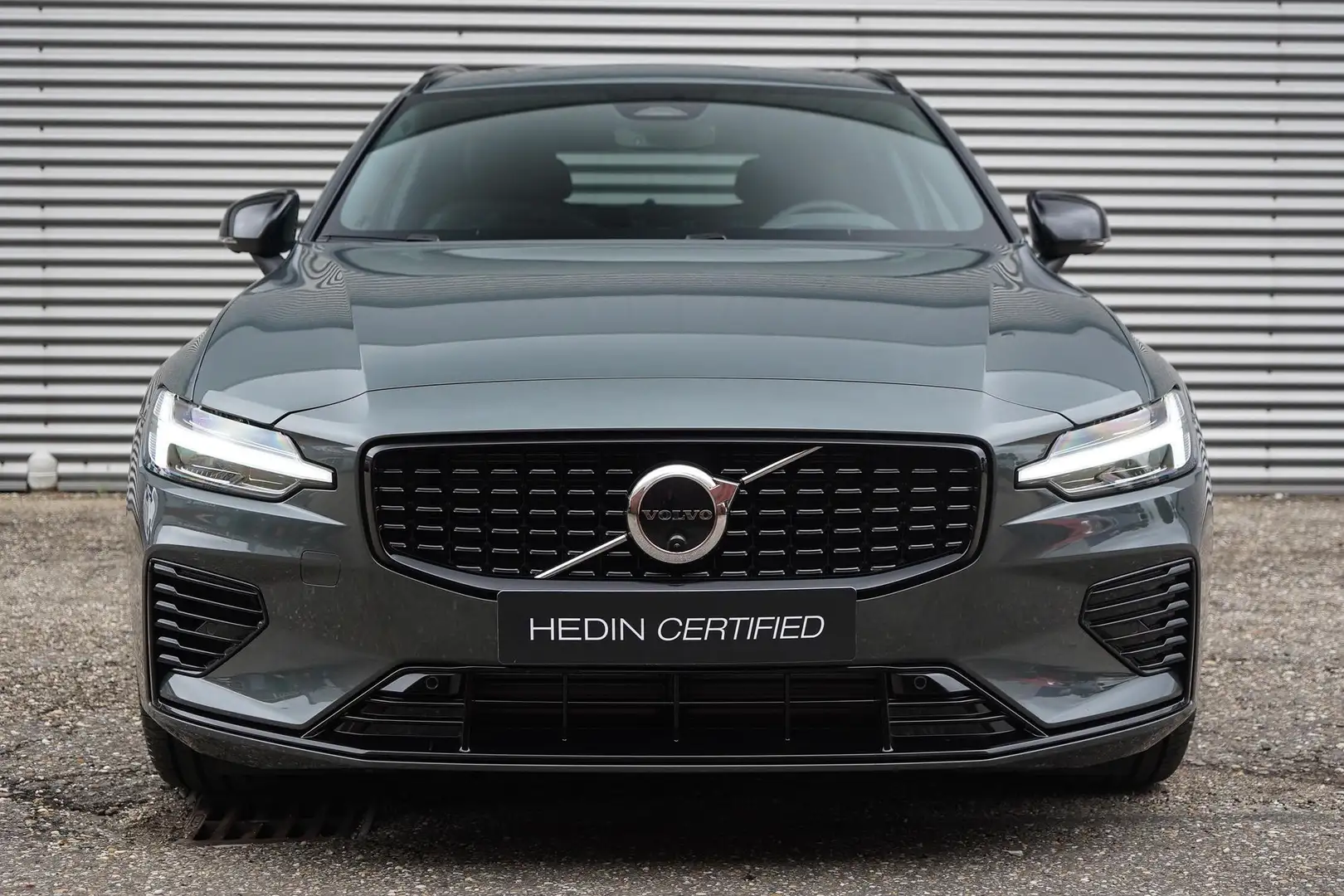 Volvo V60 2.0 T6 Plug-in hybrid AWD Plus Dark Groen - 2