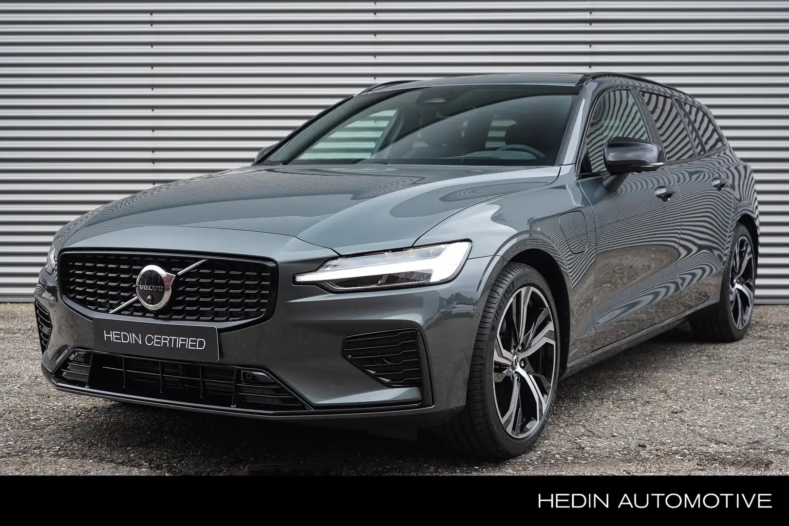 Volvo V60 2.0 T6 Plug-in hybrid AWD Plus Dark Groen - 1
