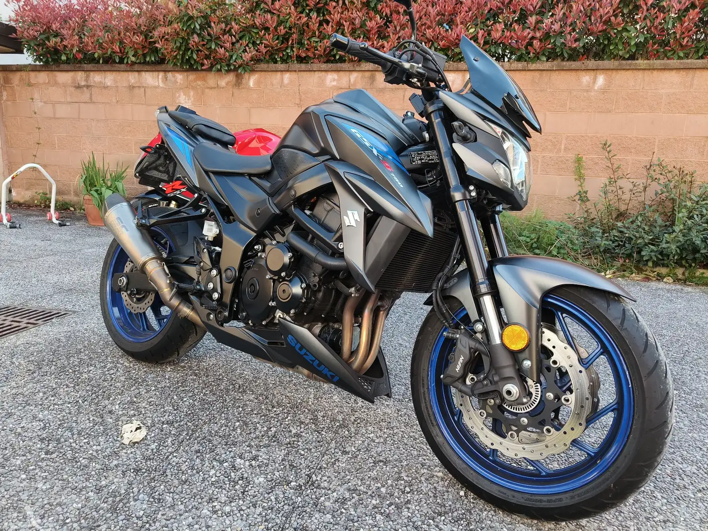 Suzuki GSX-S 750 - 1