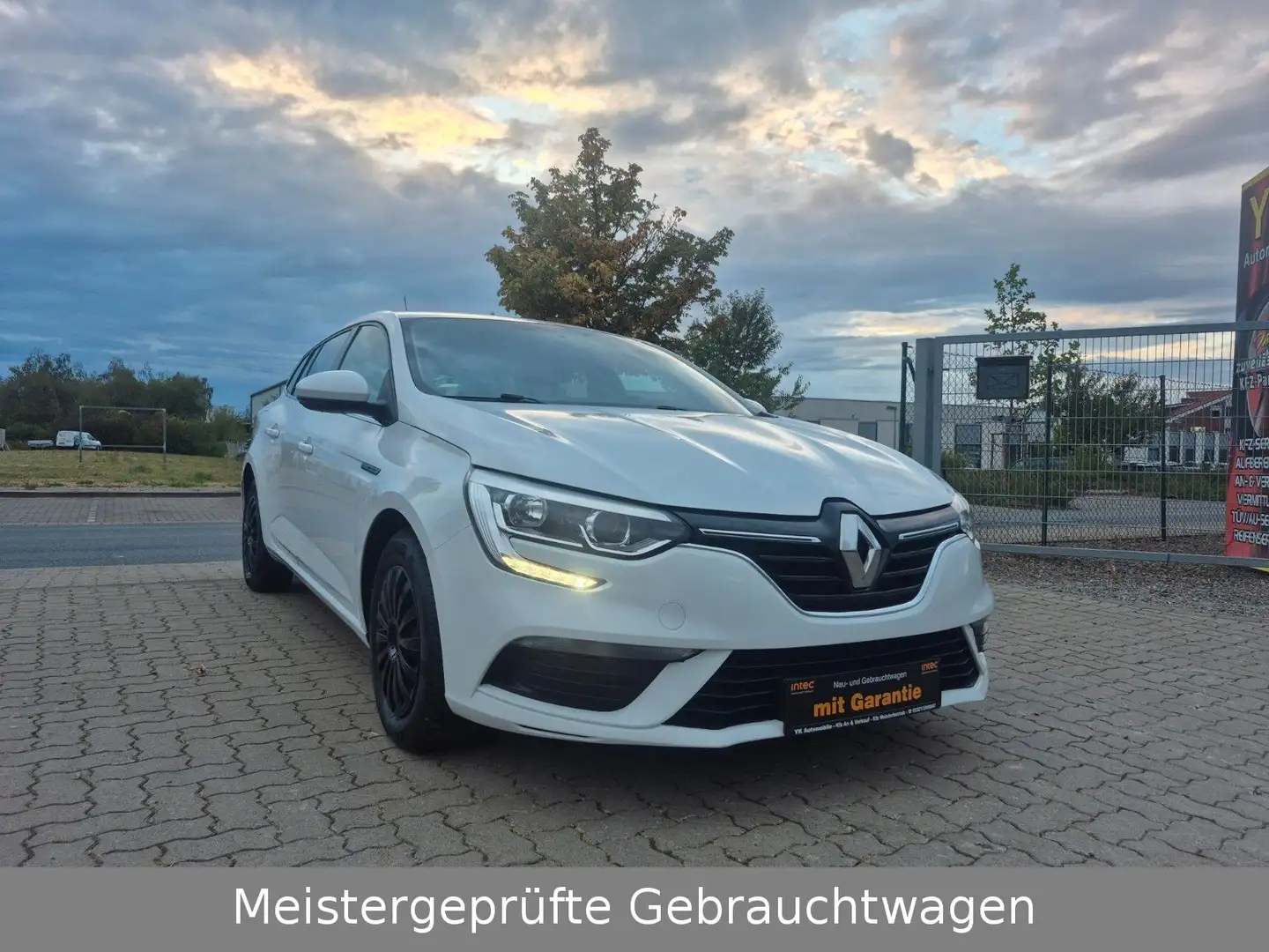 Renault Megane IV Grandtour Life/Euro 6/Tempo/Tüv neu Weiß - 1