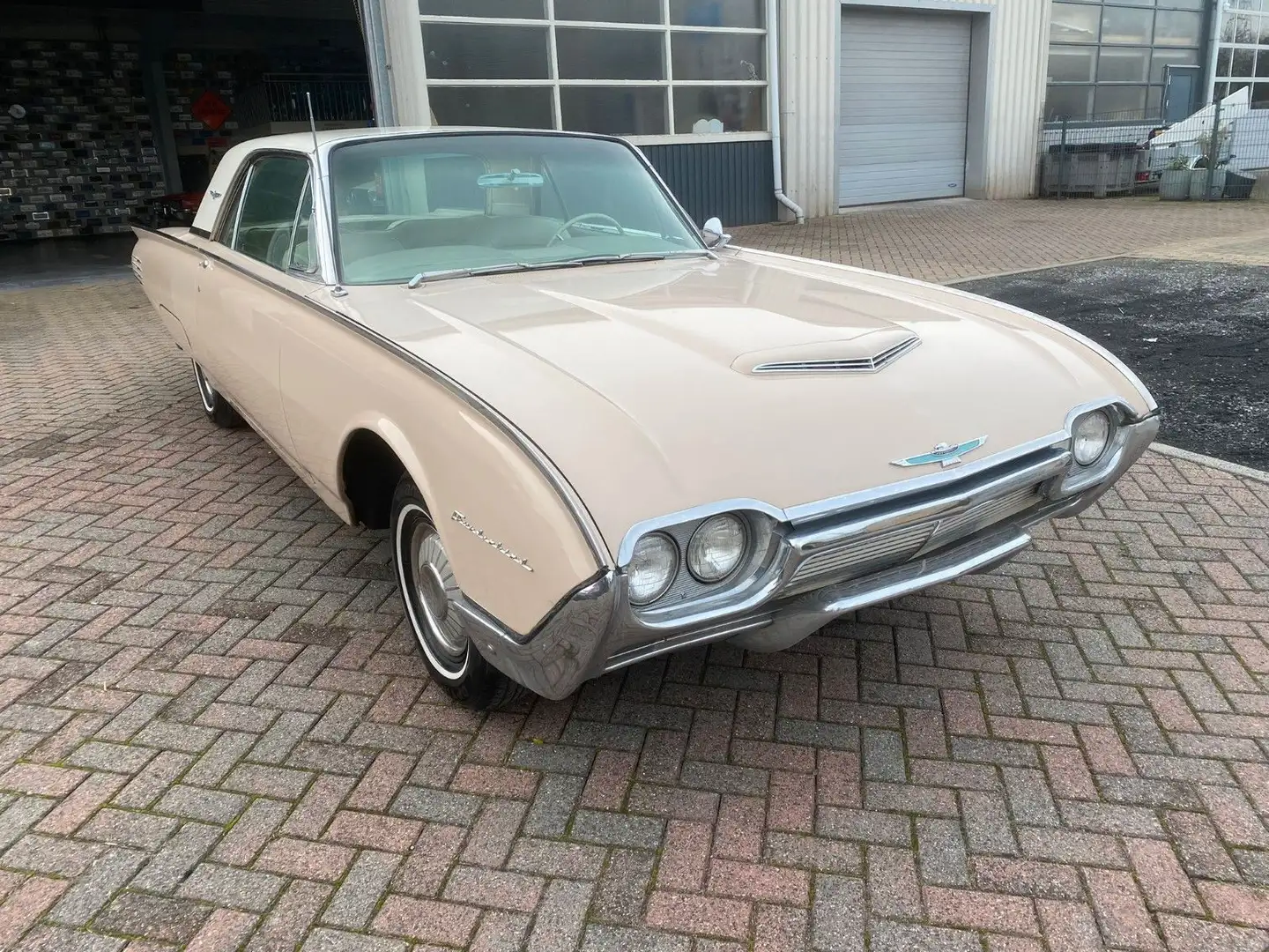 Ford Thunderbird Tolles Coupe Traumzustand .Tüv Neu - 1