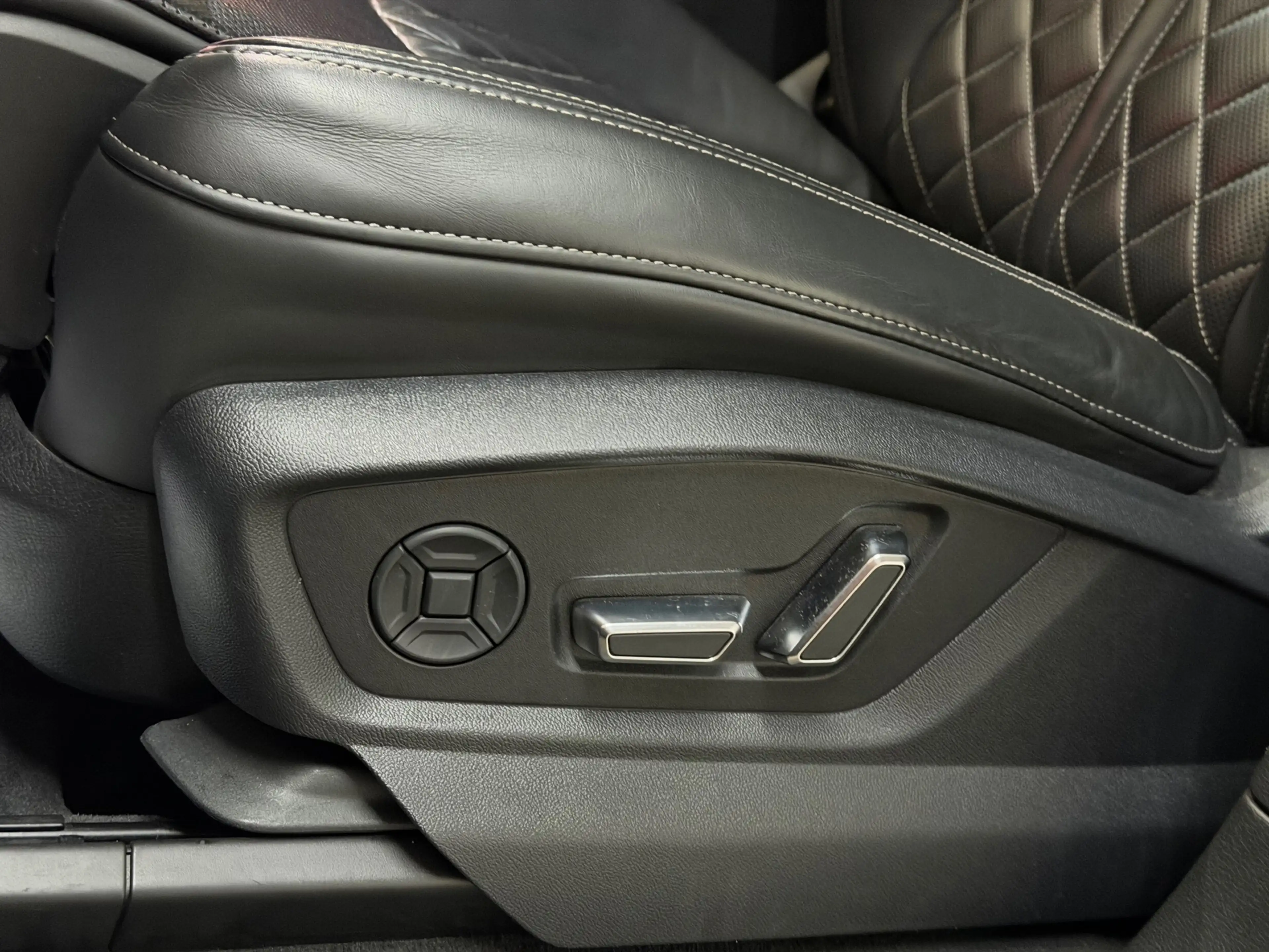 Audi Q7 4.0 TDI SQ7 quattro 7p 2020 PANO LUCHTVERING RS-SE — photo 43