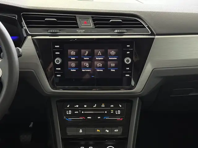 Volkswagen Touran view 11