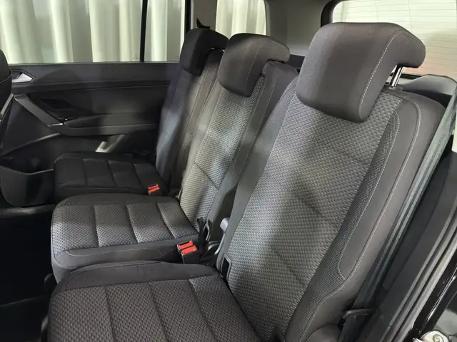 Volkswagen Touran view 14