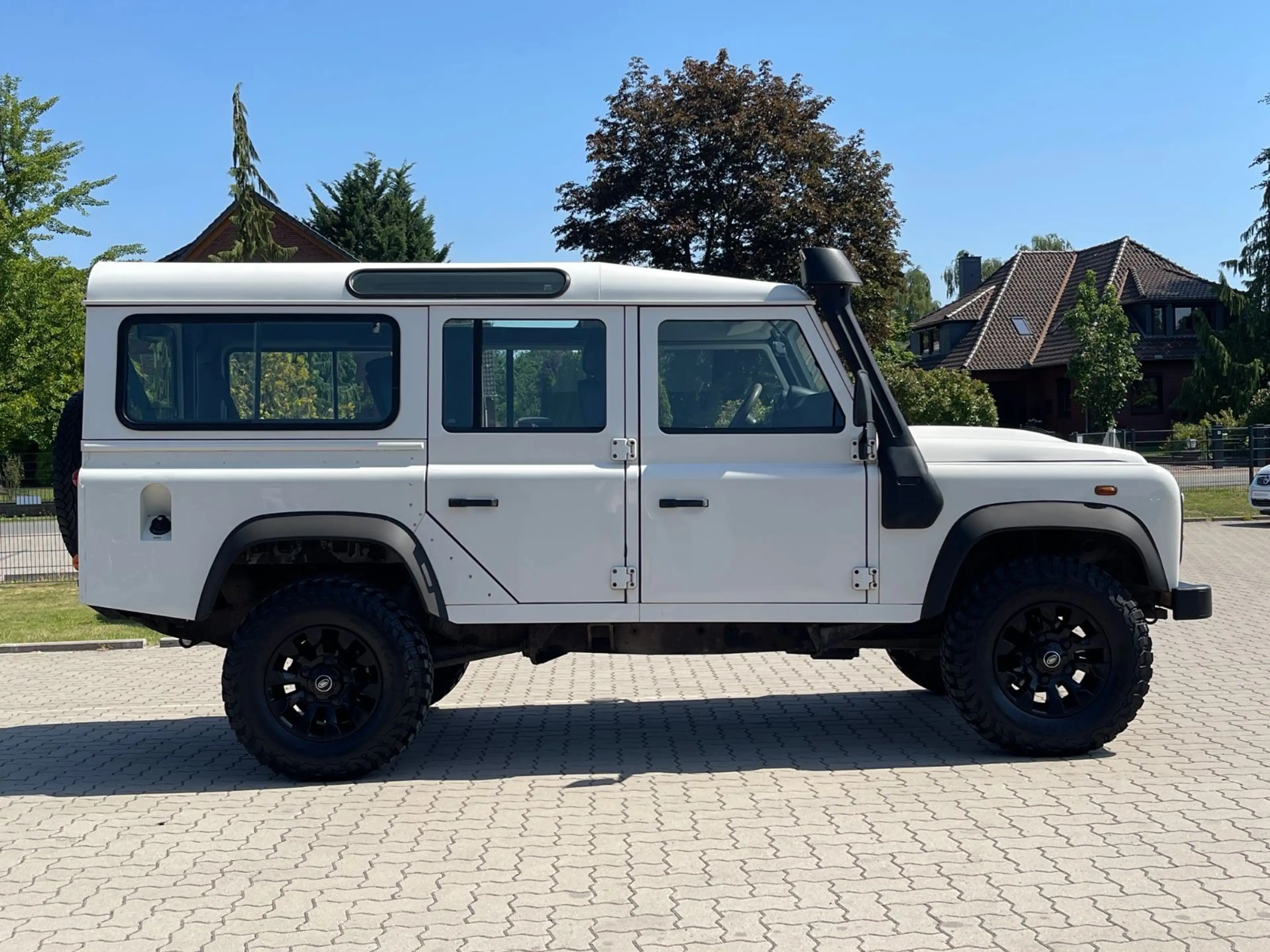 Land Rover Defender 110 2.4 Td4 2HD Klima 7-Sitzer — photo 5