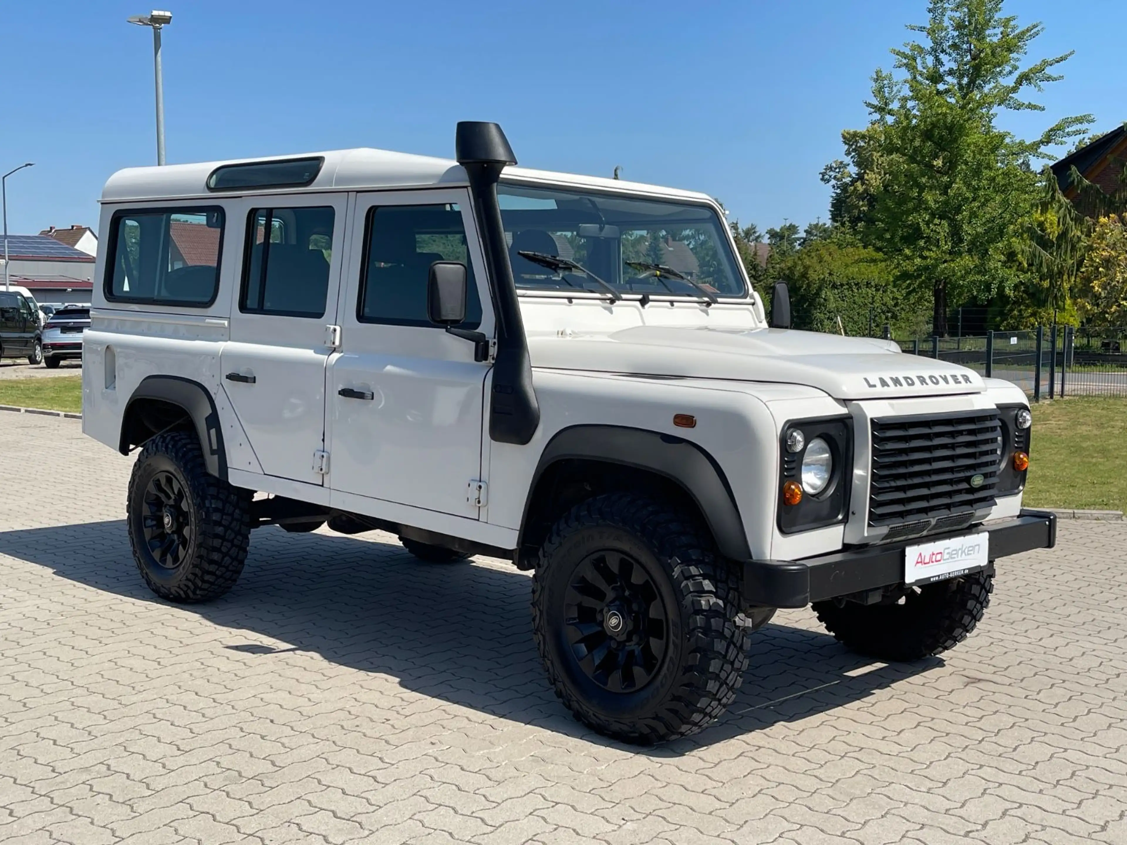 Land Rover Defender 110 2.4 Td4 2HD Klima 7-Sitzer — photo 4