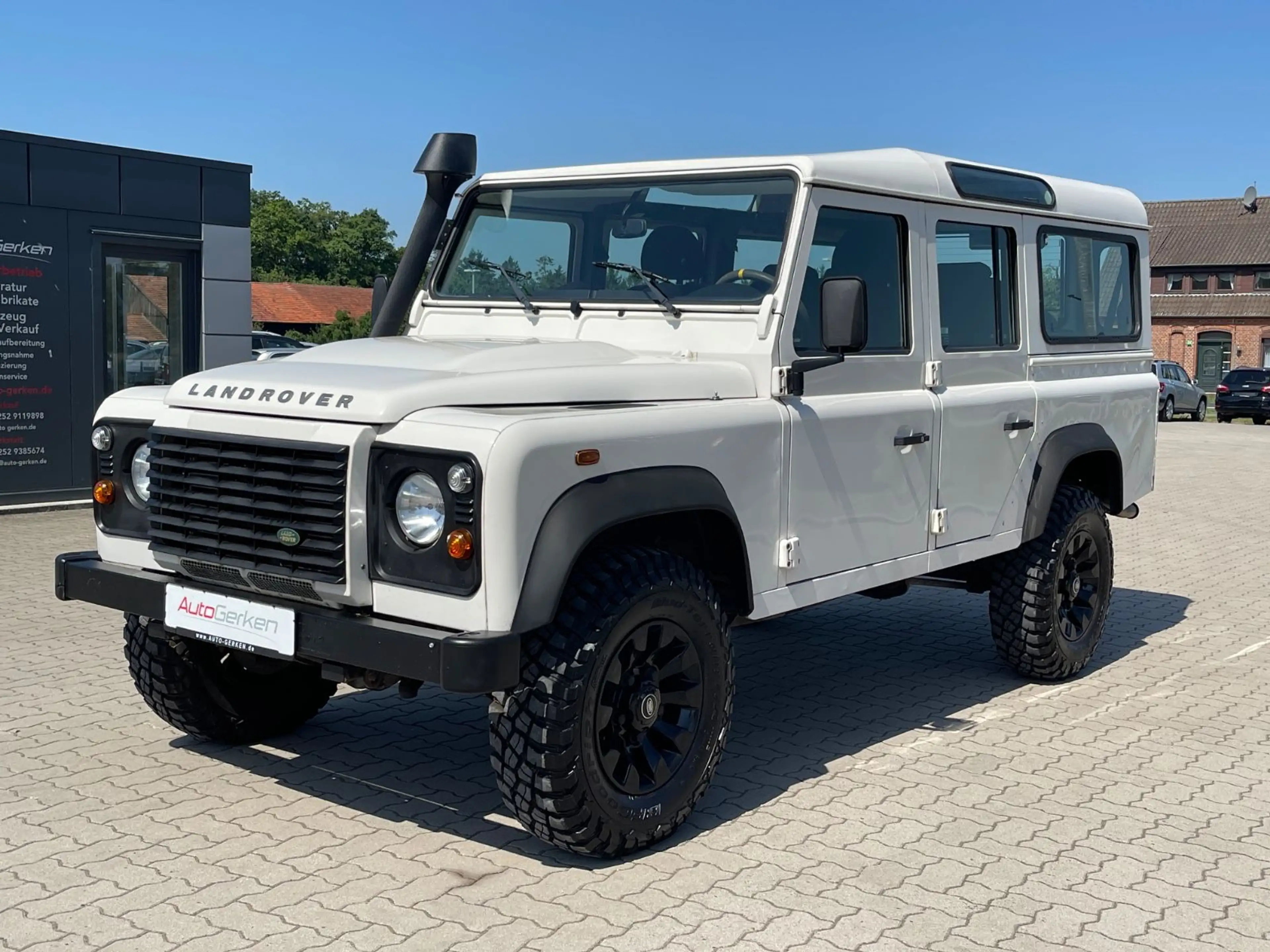 Land Rover Defender 110 2.4 Td4 2HD Klima 7-Sitzer — photo 2