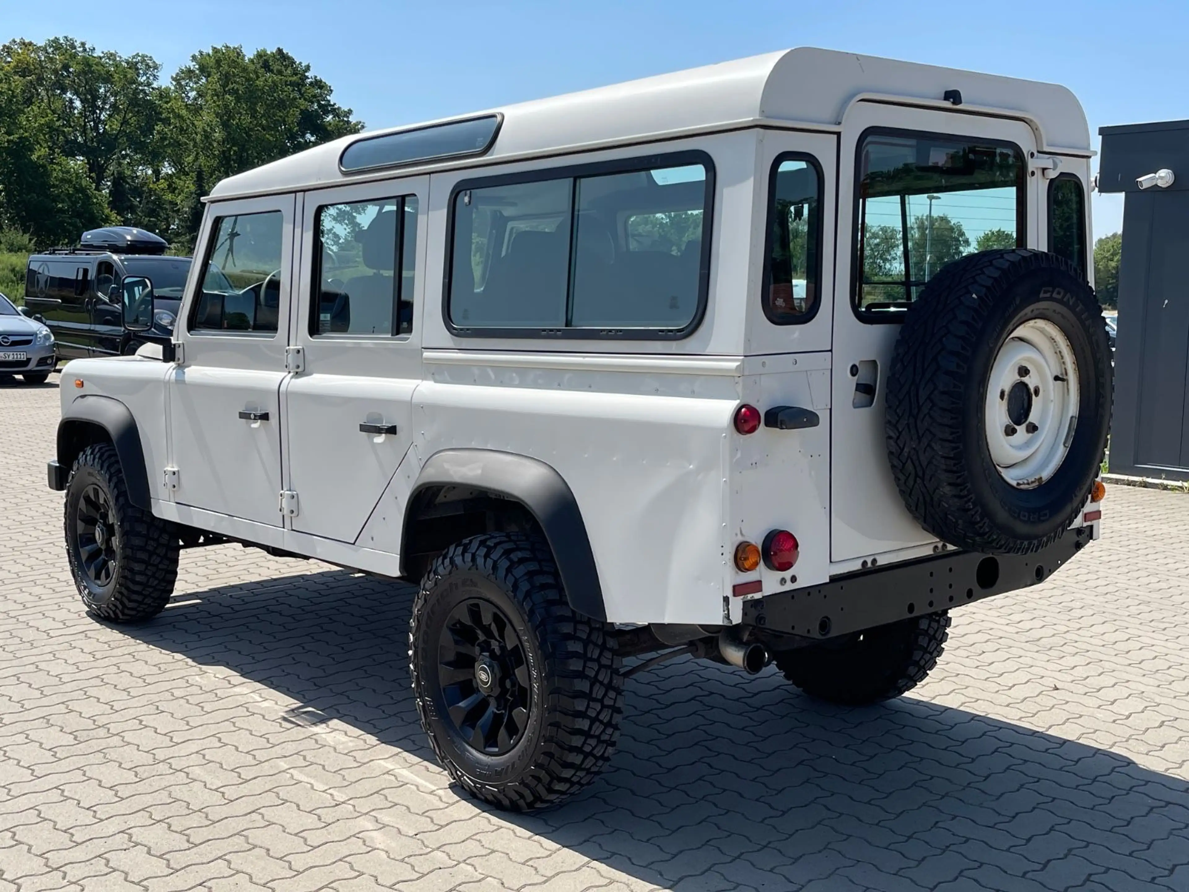 Land Rover Defender 110 2.4 Td4 2HD Klima 7-Sitzer — photo 8