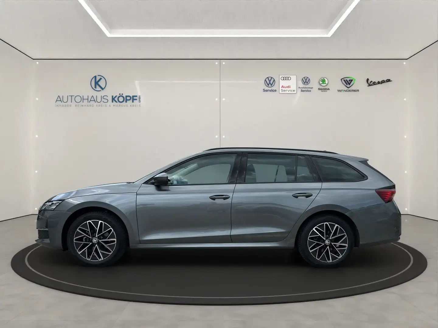 Skoda Octavia Combi 2.0 TDI_DSG_Selection_Pano_AHK_Head Up Grau - 2