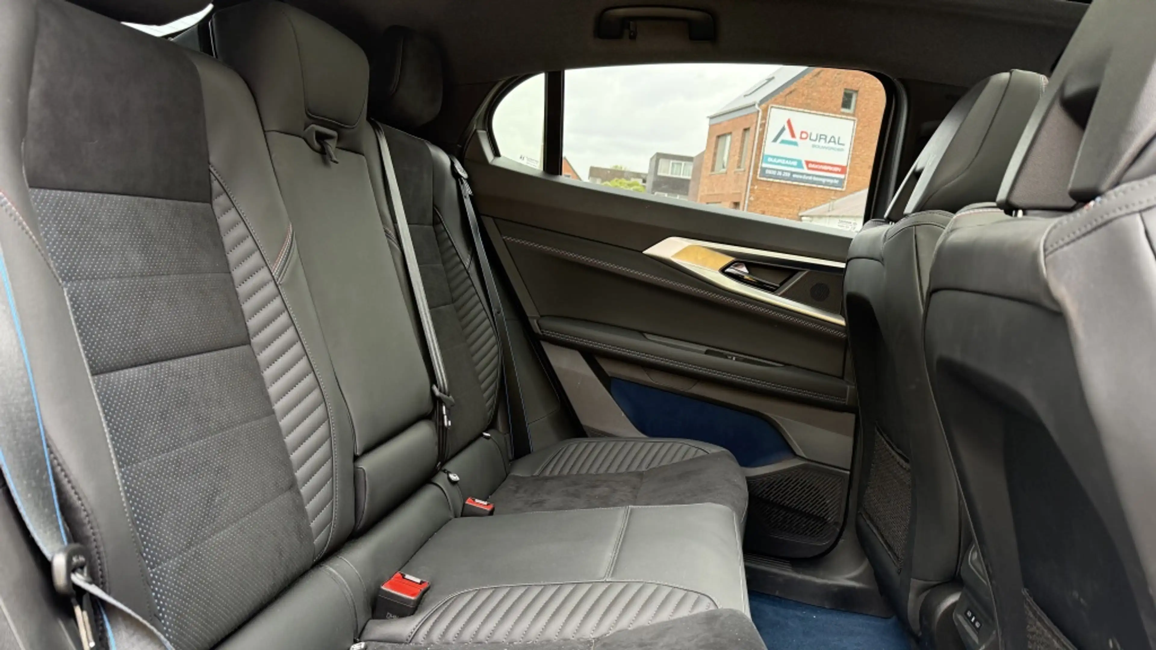 Renault Rafale 300 E-Tech Plug-in Hybrid 4x4 Atelier Alpine — photo 8