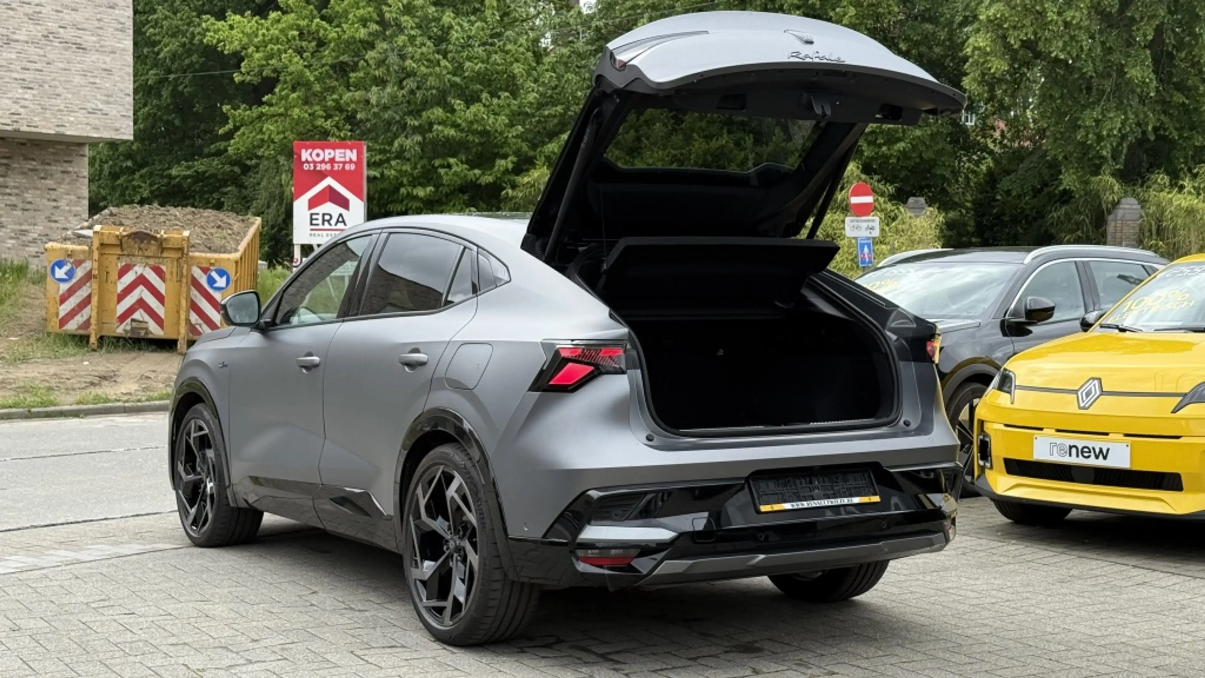 Renault Rafale 300 E-Tech Plug-in Hybrid 4x4 Atelier Alpine — photo 5