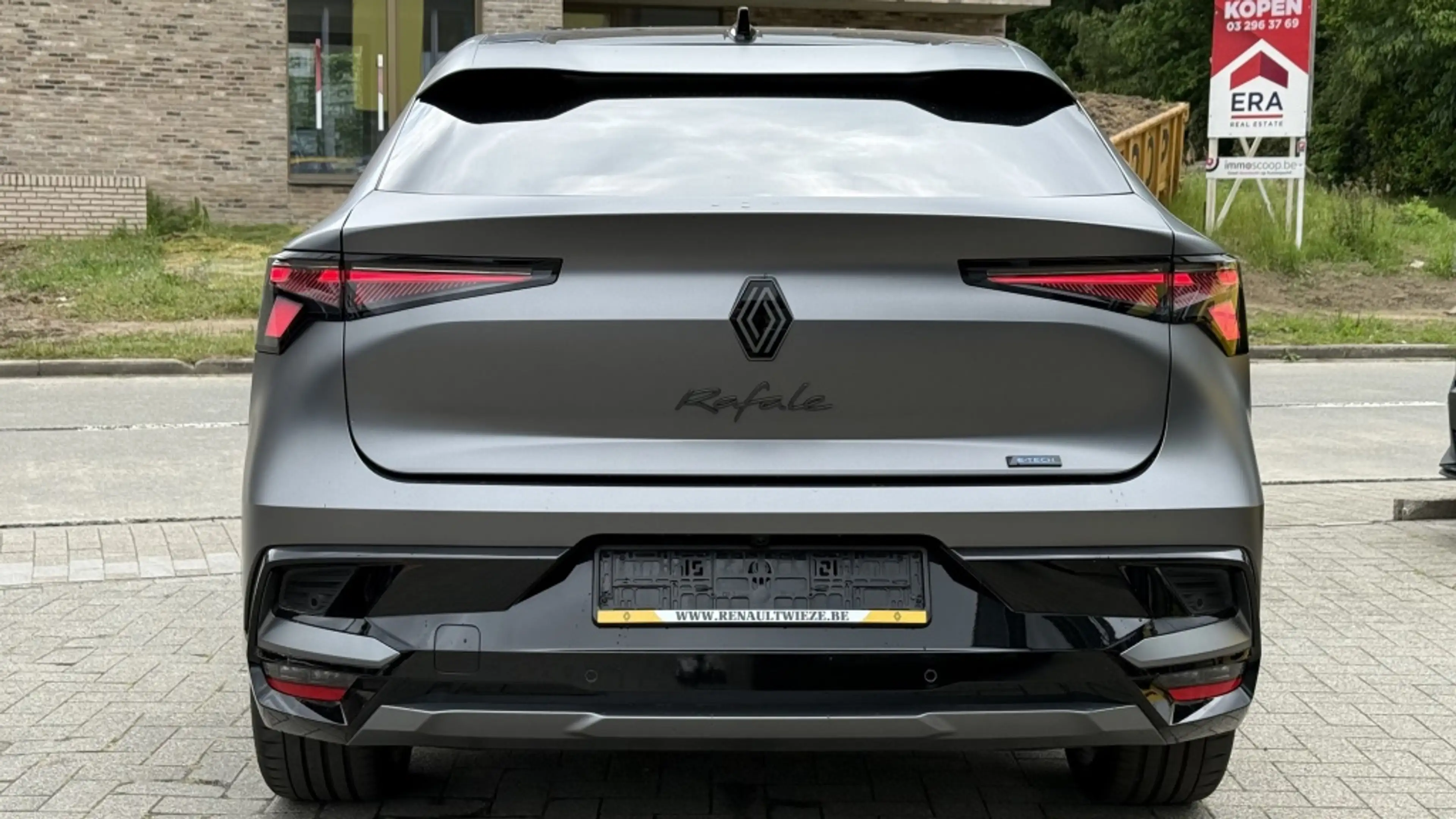 Renault Rafale 300 E-Tech Plug-in Hybrid 4x4 Atelier Alpine — photo 4
