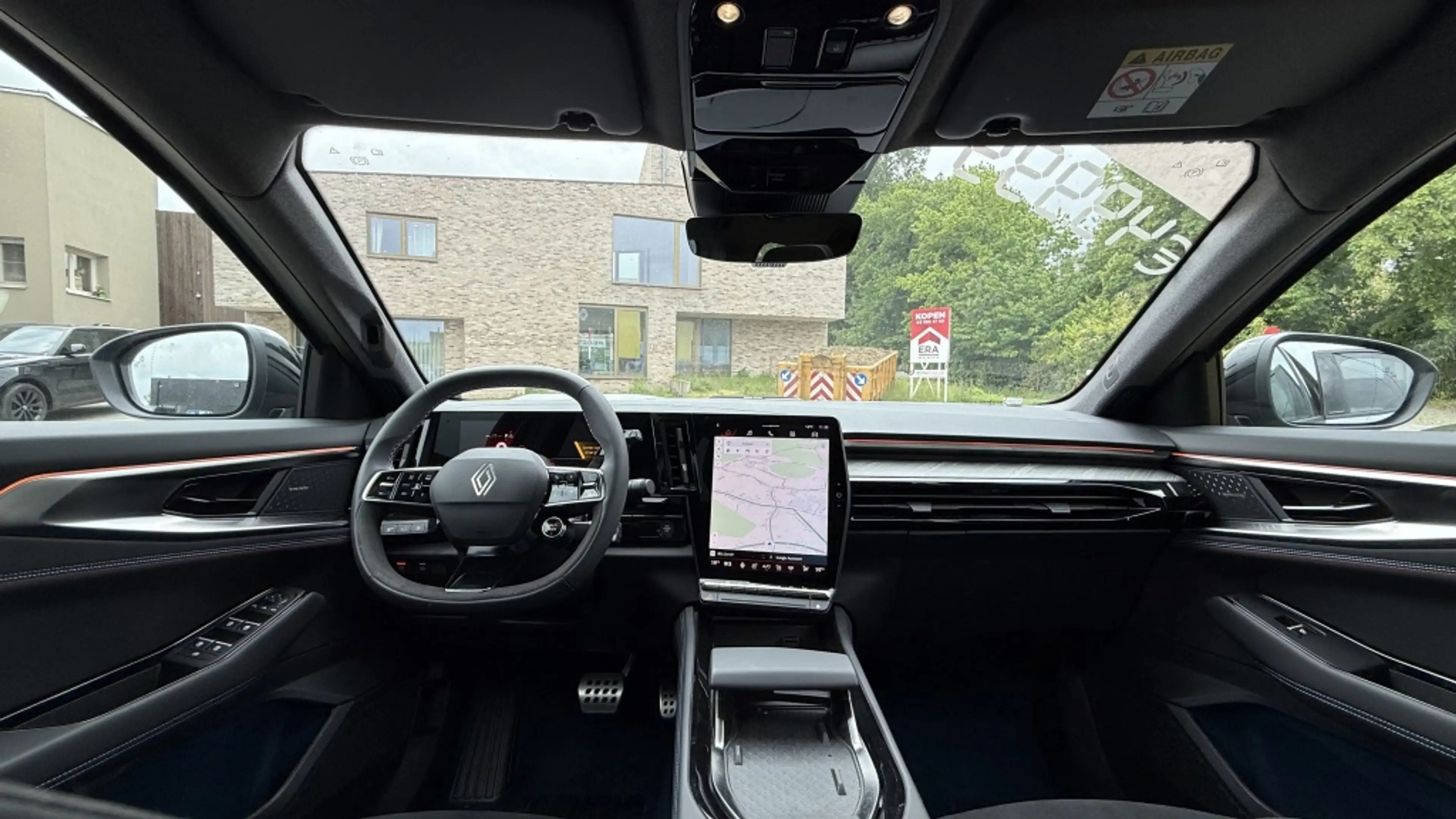 Renault Rafale 300 E-Tech Plug-in Hybrid 4x4 Atelier Alpine — photo 11