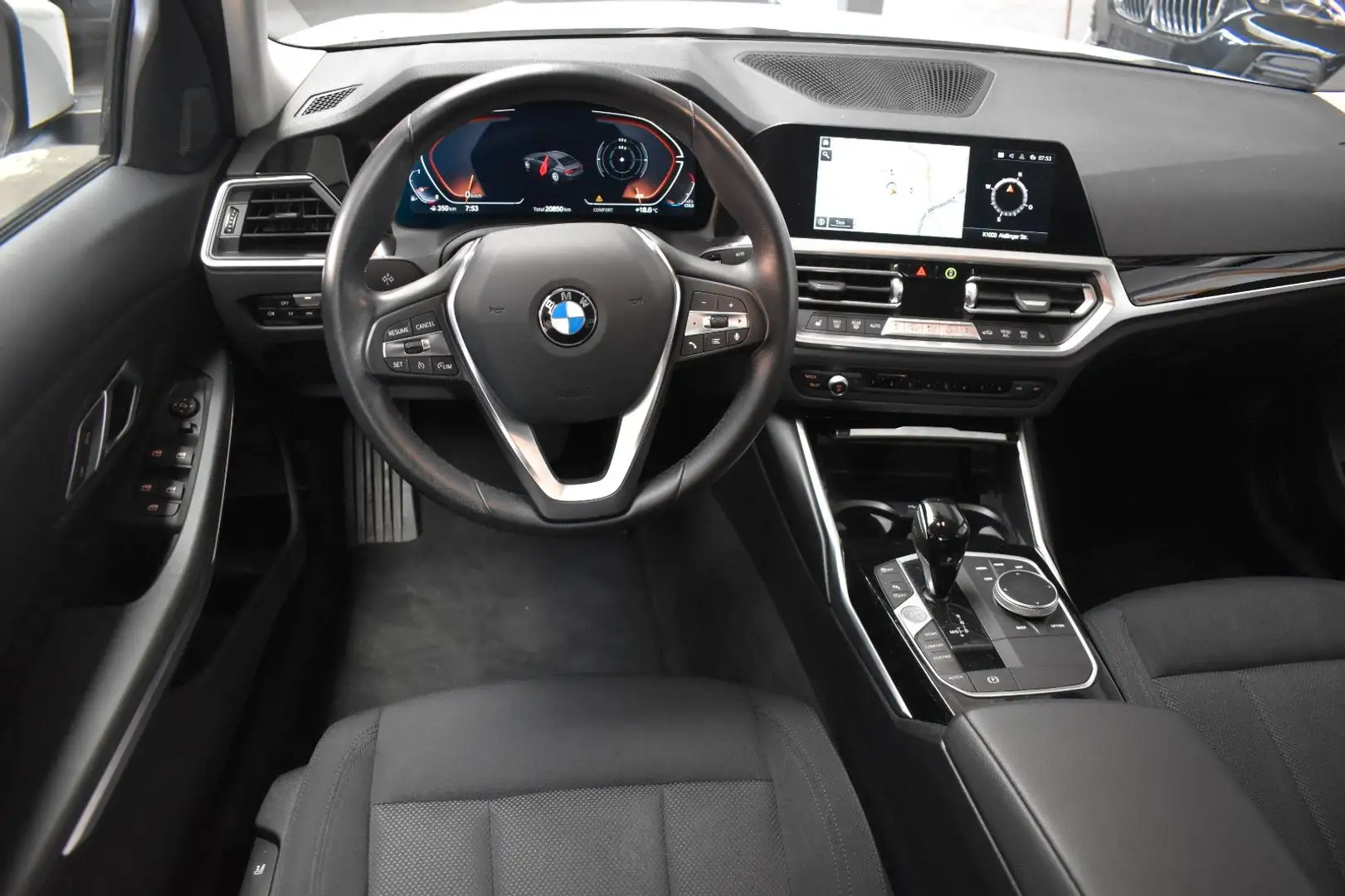 BMW 318 i Advantage*KEYLESS-GO*HIFI*LED*AMBIENTE*SHZ Blanc - 2