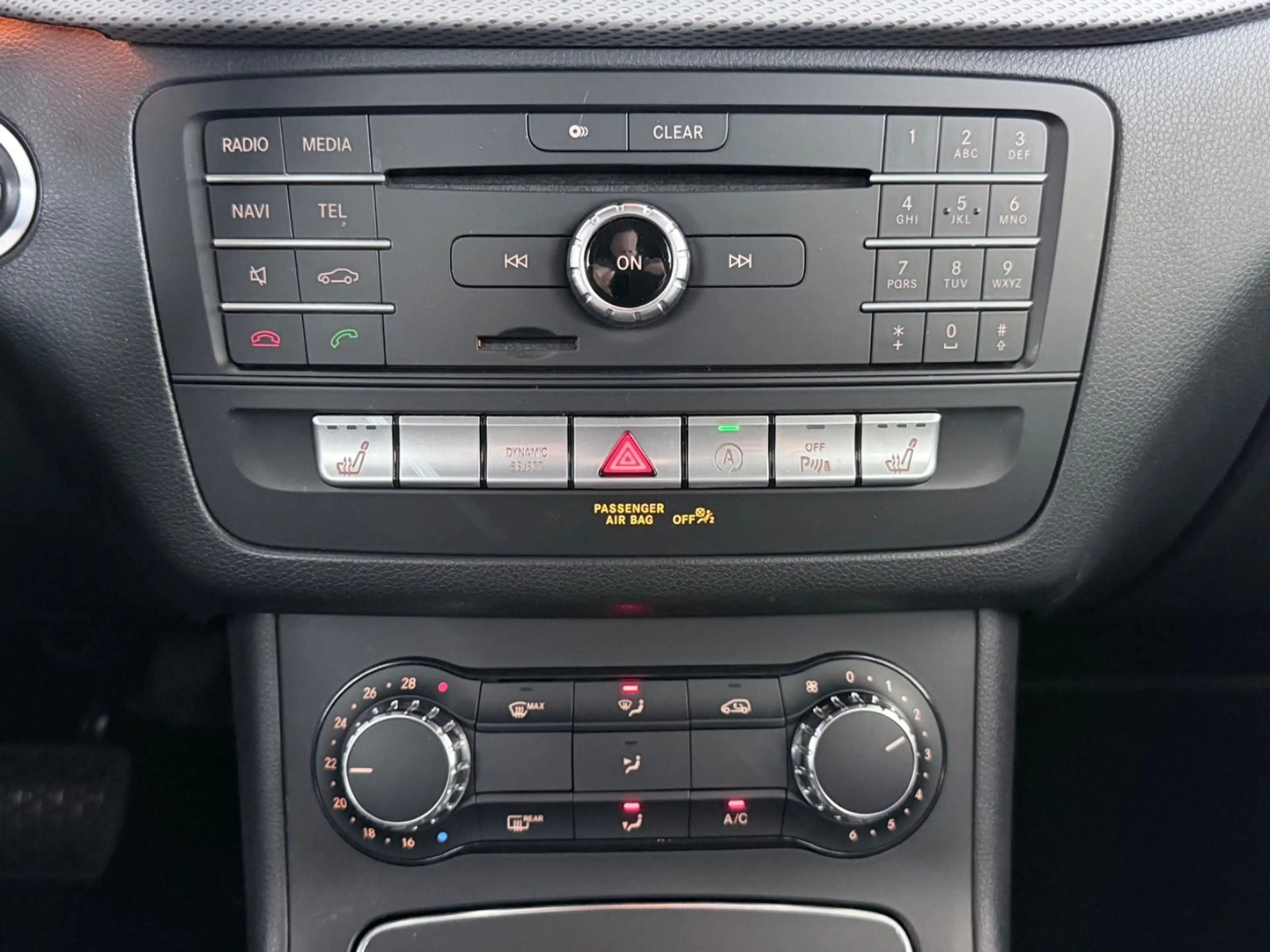 Mercedes-Benz B 180 Automatik LEDER NAVI SHZ — photo 11