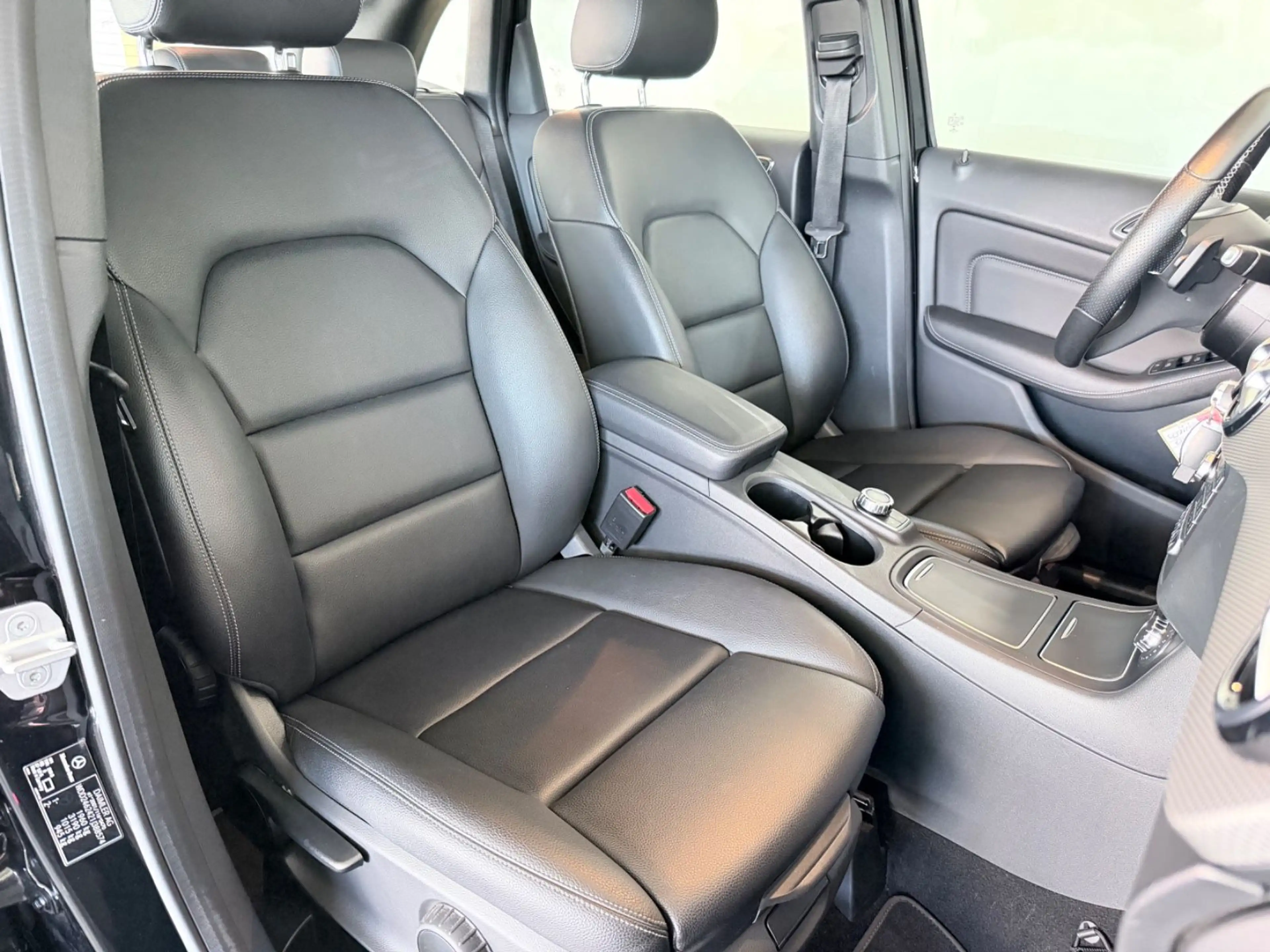 Mercedes-Benz B 180 Automatik LEDER NAVI SHZ — photo 14