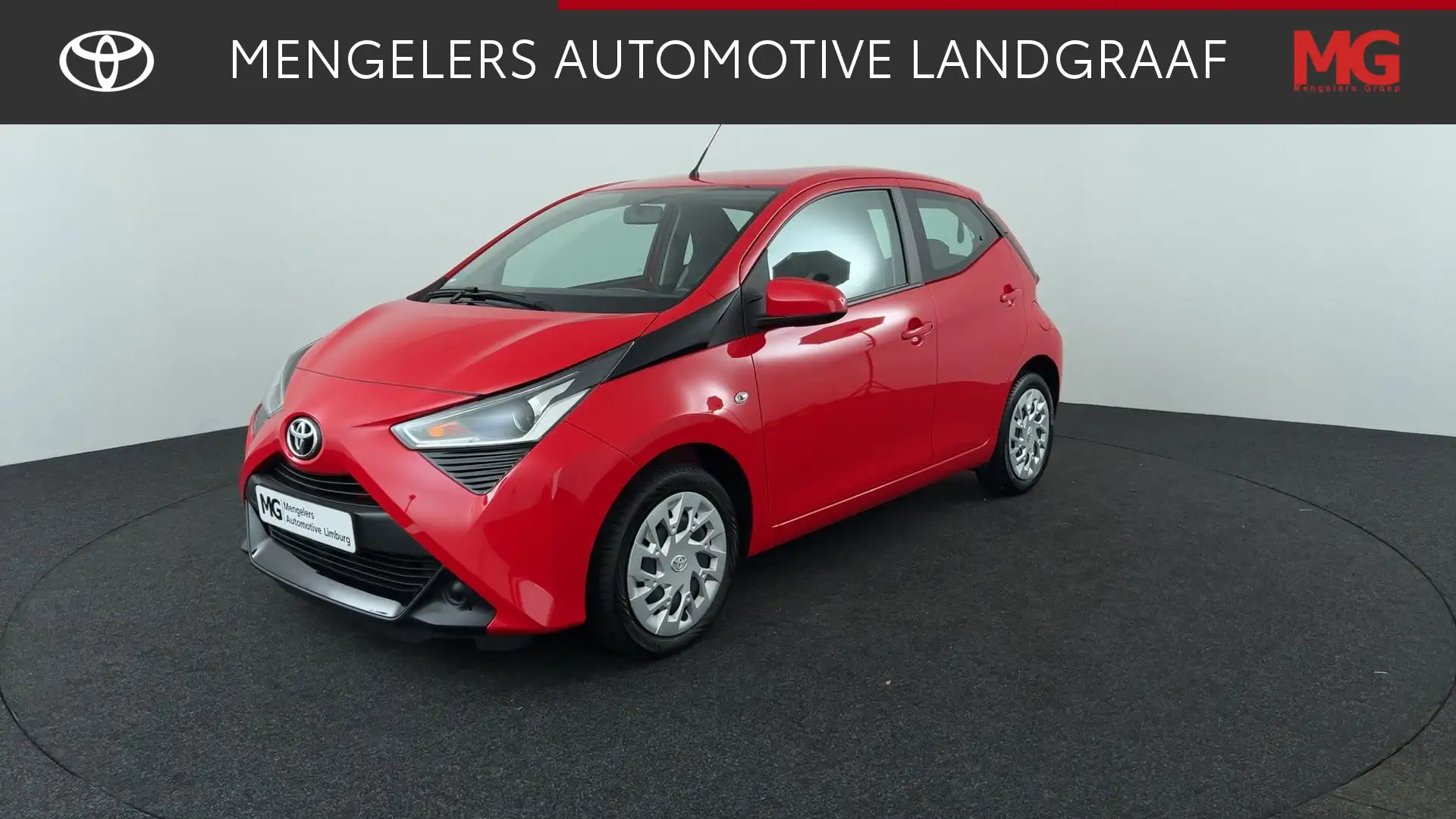 Toyota Aygo 1.0 VVT-i x-play Rouge - 1