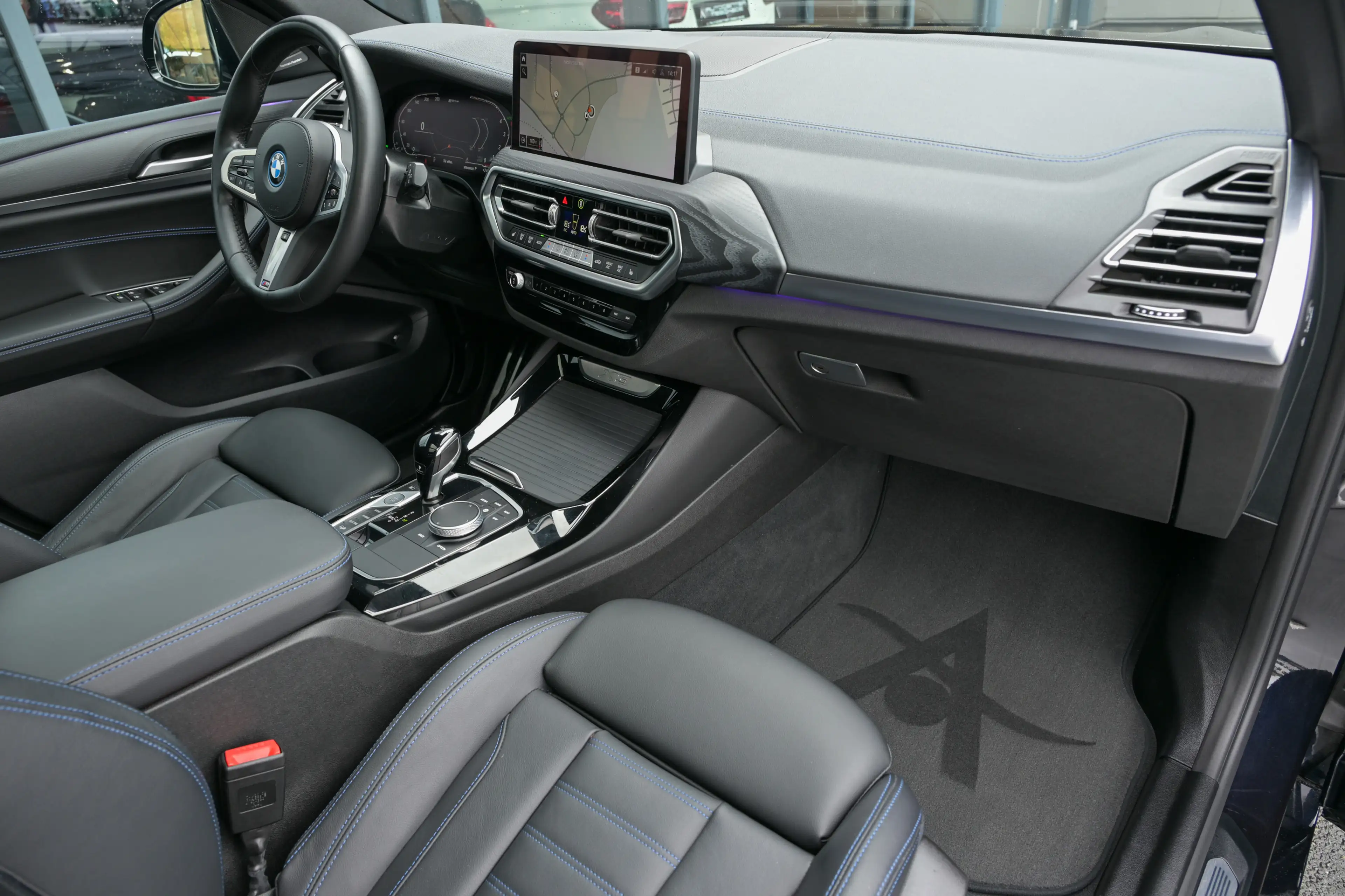 BMW X3 xDrive 30e M Sport Vollleder* Pano* AHK* 20 — photo 11