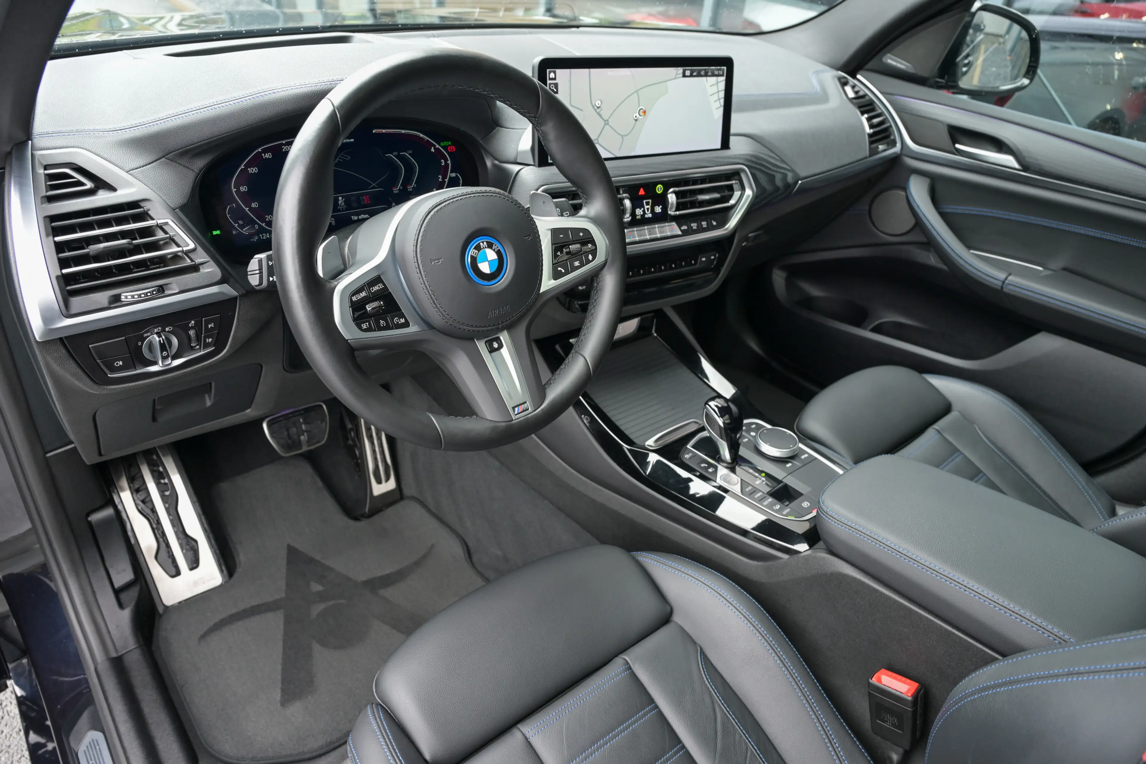 BMW X3 xDrive 30e M Sport Vollleder* Pano* AHK* 20 — photo 9